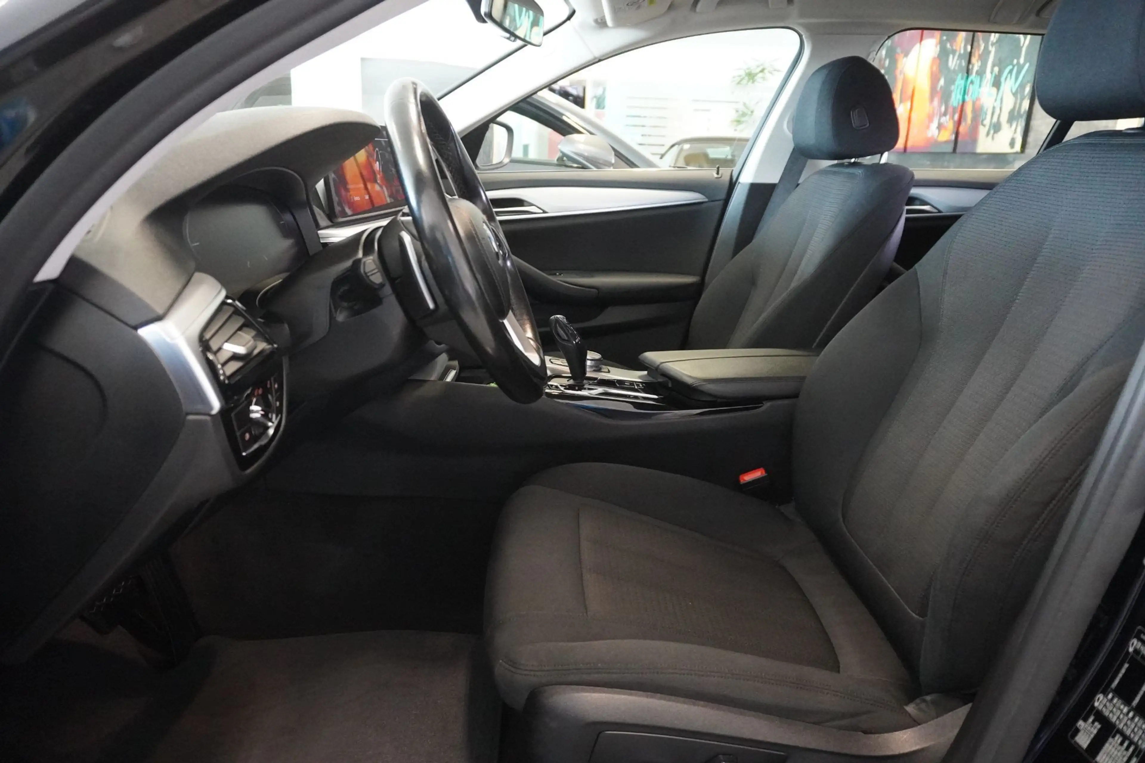 BMW 518 d Touring Aut./LED/Nav. Prof. — photo 8
