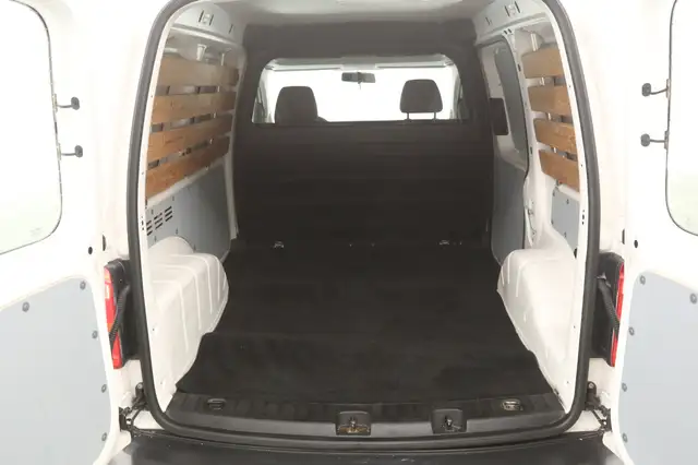 Volkswagen Caddy view 3