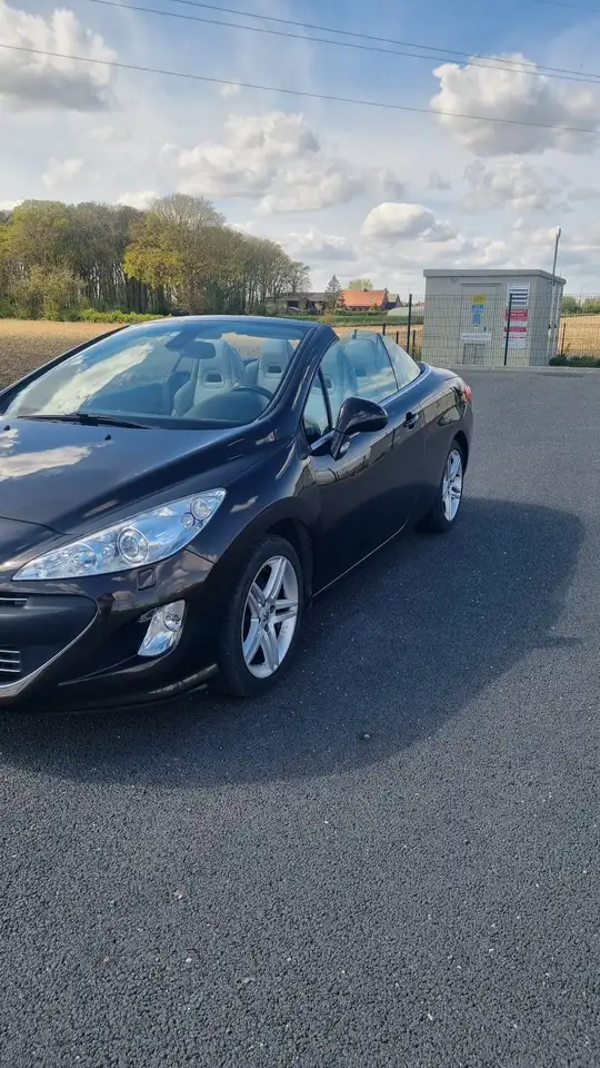 Peugeot 308 CC 2.0 HDi 16V 140ch FAP FÃ©line