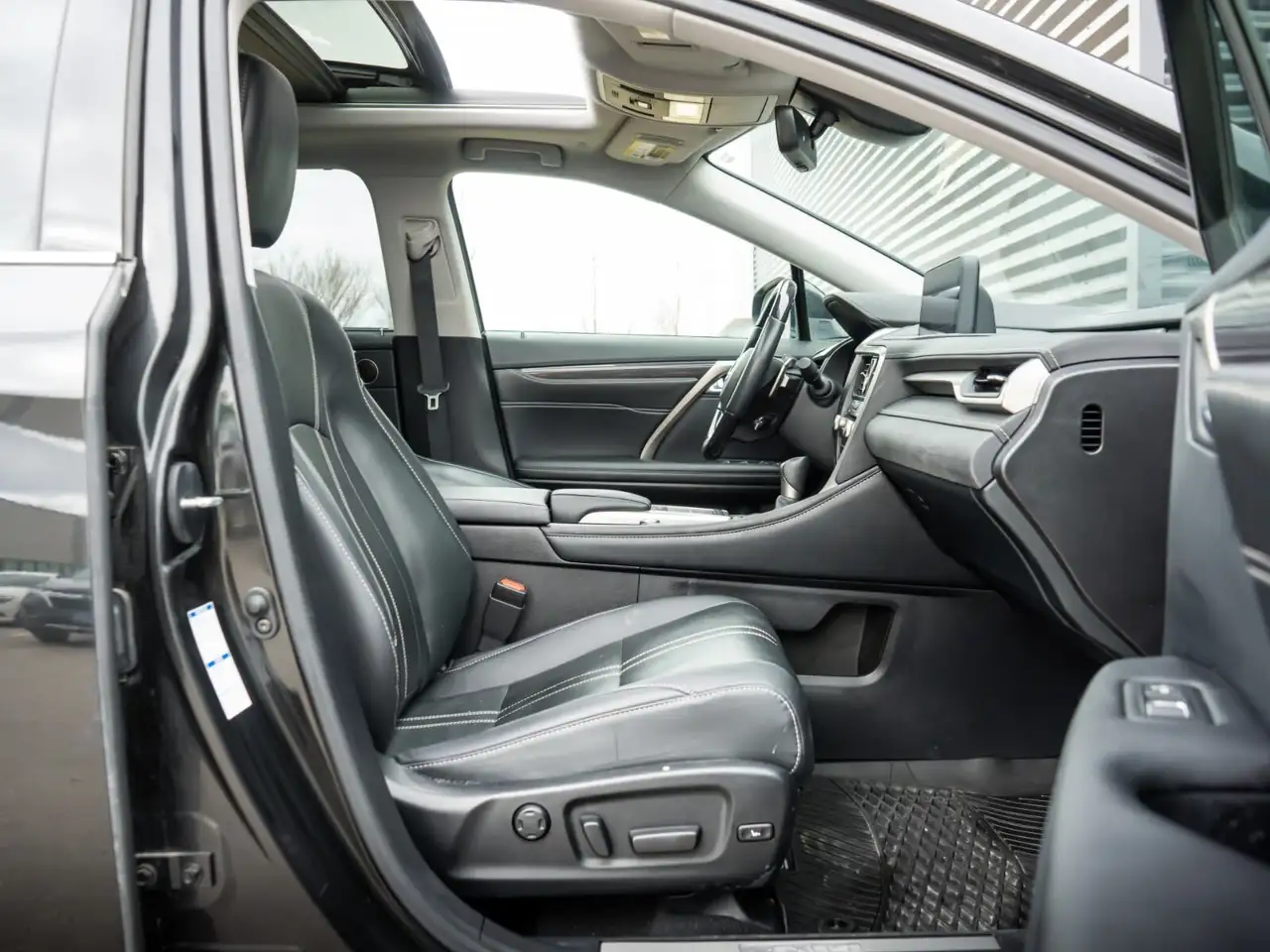 Lexus RX photo Lexus RX