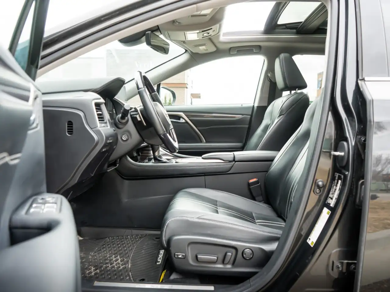 Lexus RX photo Lexus RX