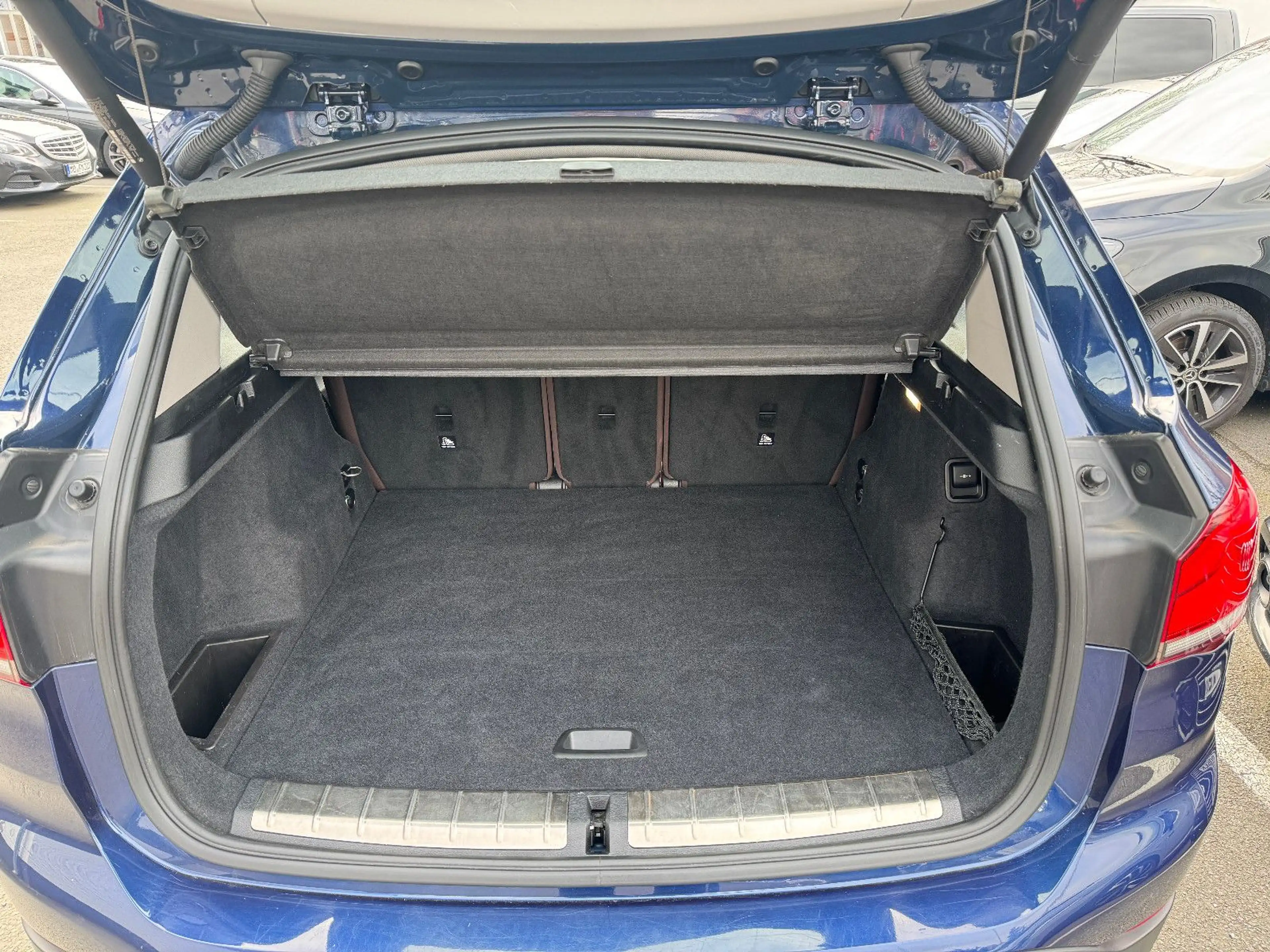 BMW X1 xDrive18d Sport Line Navi LED Leder AHK HiFi — photo 15