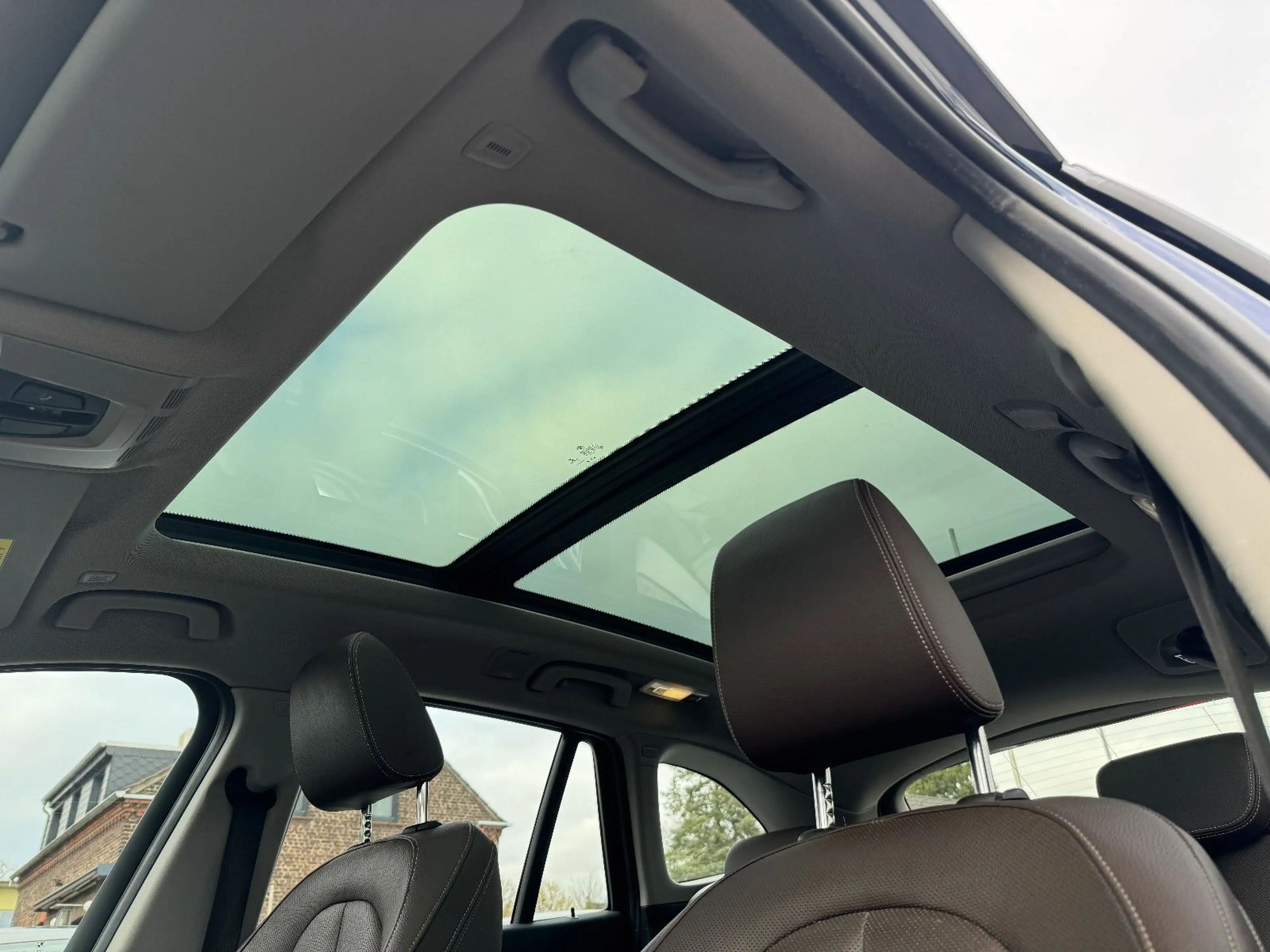 BMW X1 xDrive18d Sport Line Navi LED Leder AHK HiFi — photo 13