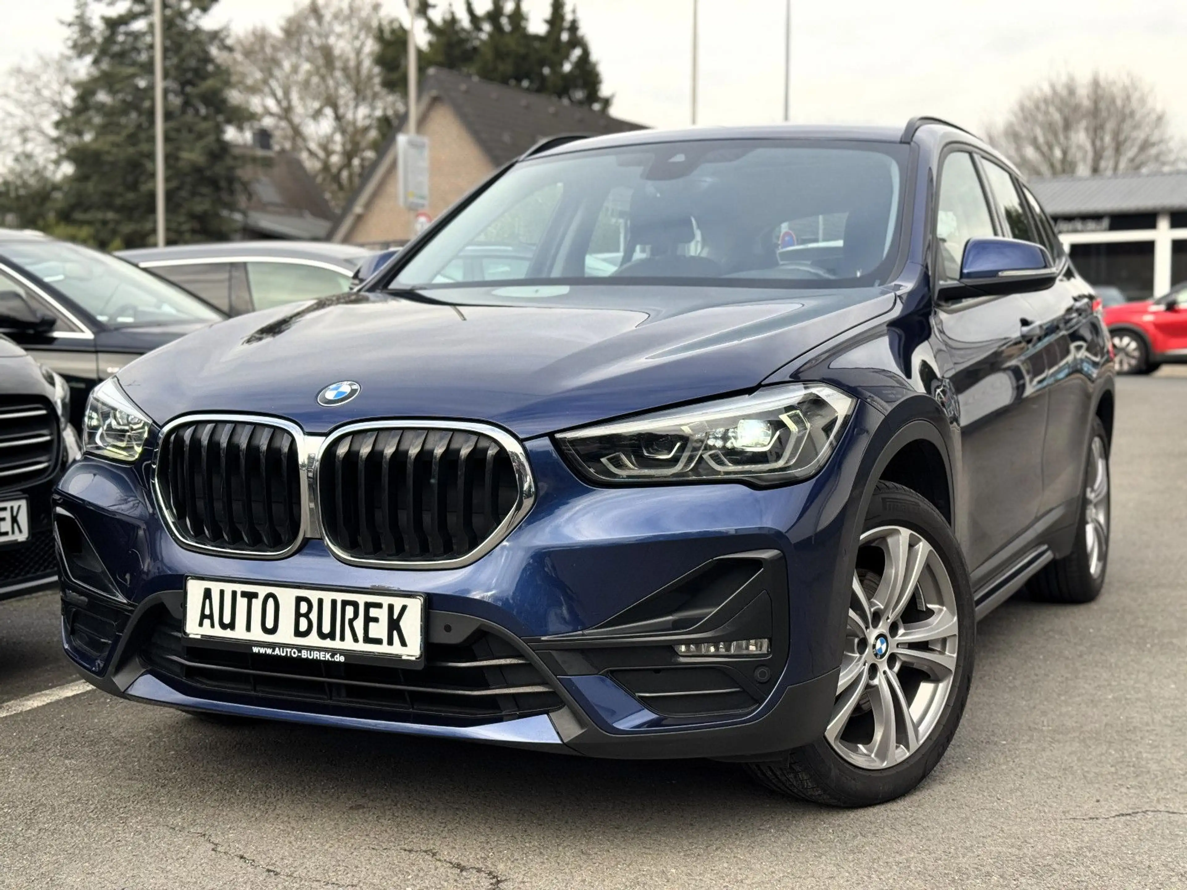BMW X1 xDrive18d Sport Line Navi LED Leder AHK HiFi