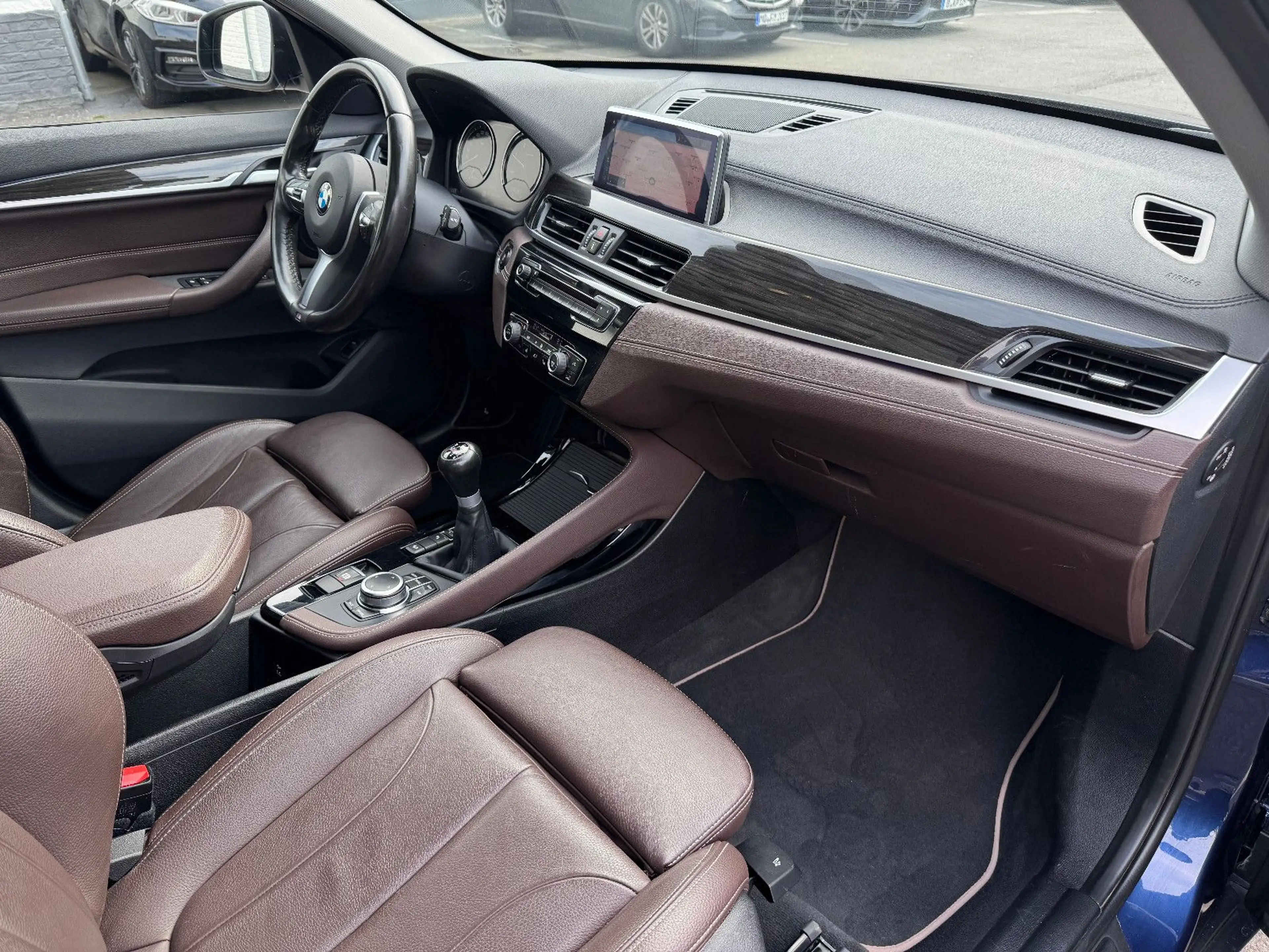 BMW X1 xDrive18d Sport Line Navi LED Leder AHK HiFi — photo 9