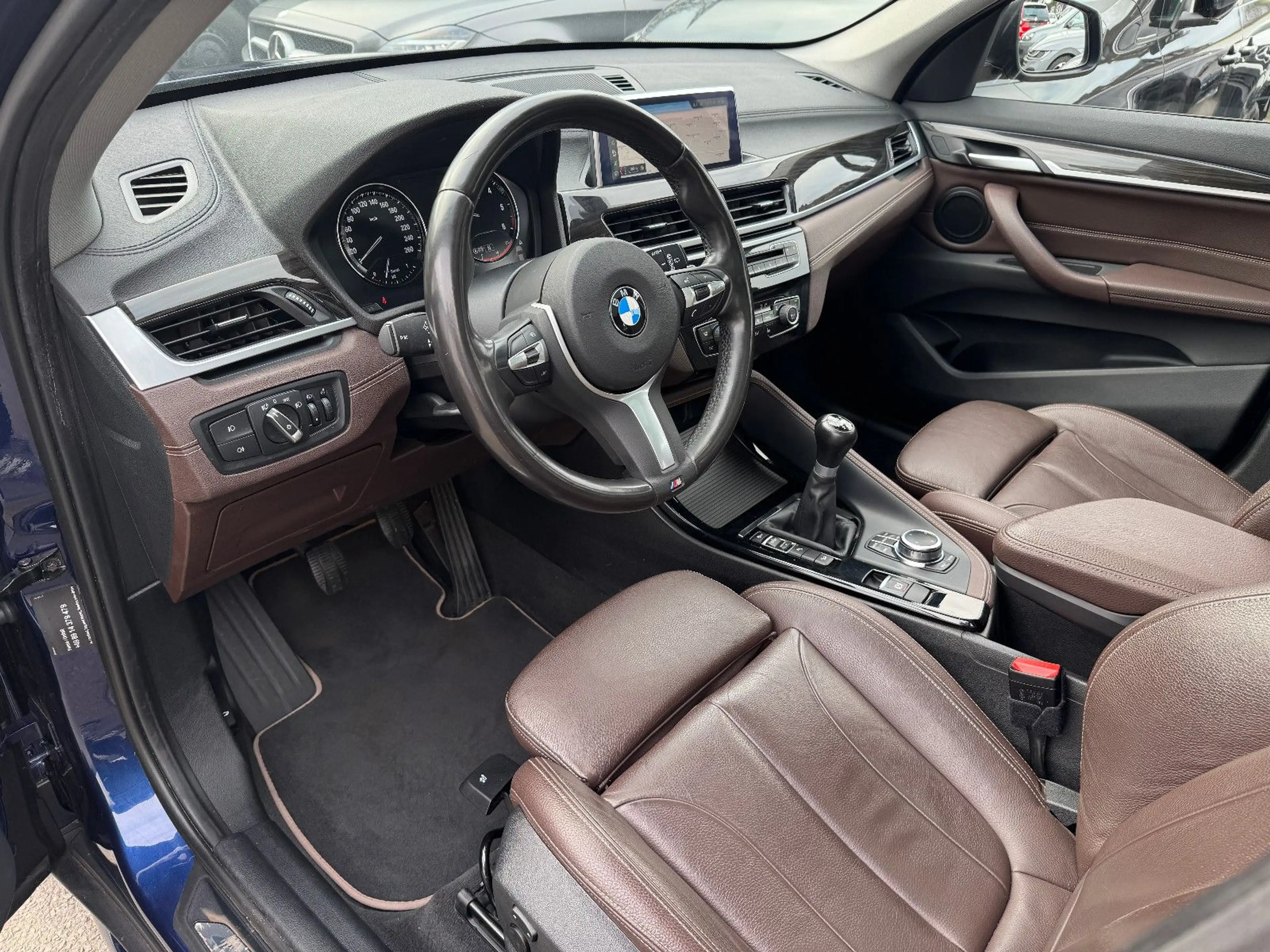 BMW X1 xDrive18d Sport Line Navi LED Leder AHK HiFi — photo 10