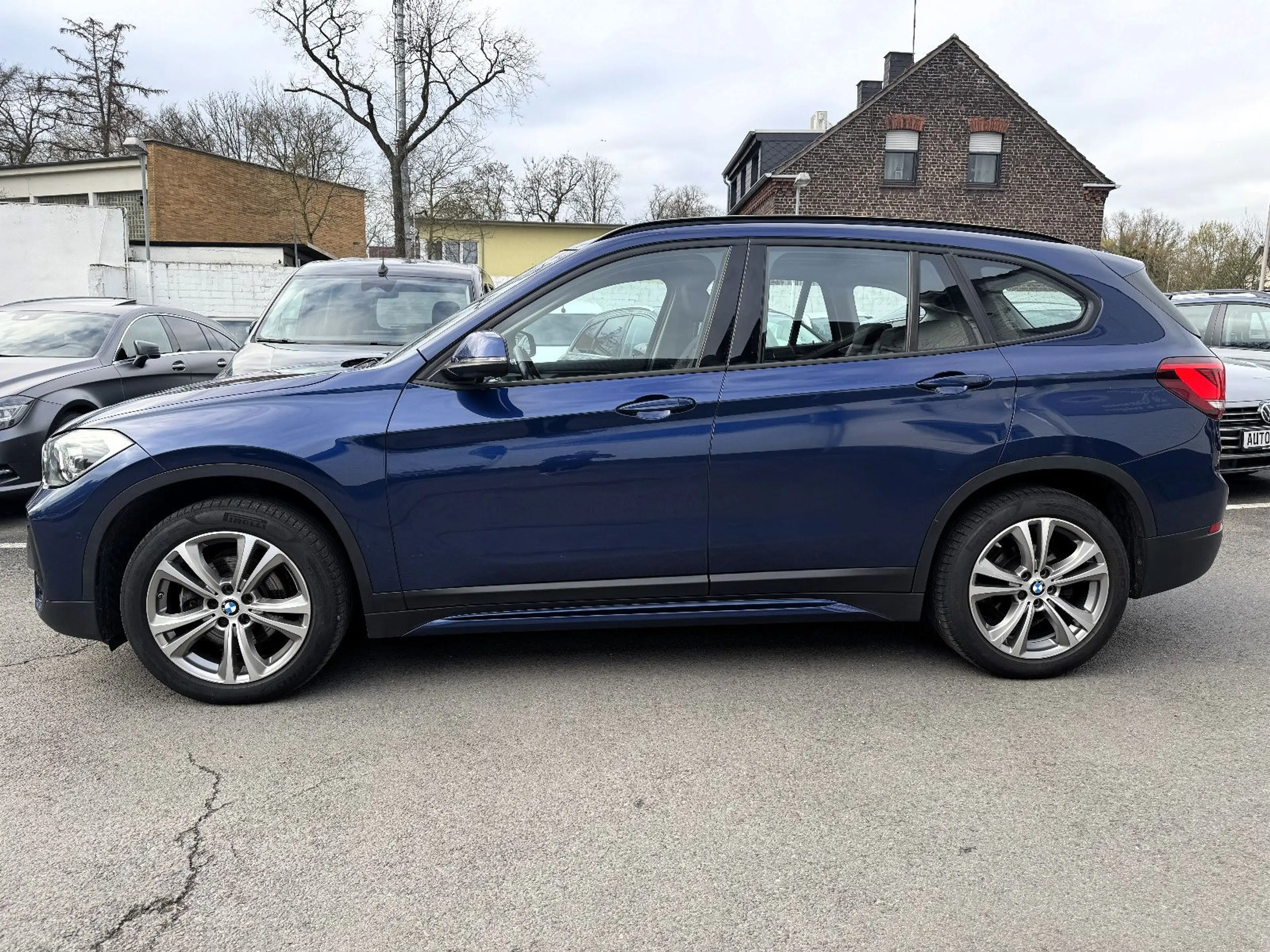 BMW X1 xDrive18d Sport Line Navi LED Leder AHK HiFi — photo 3