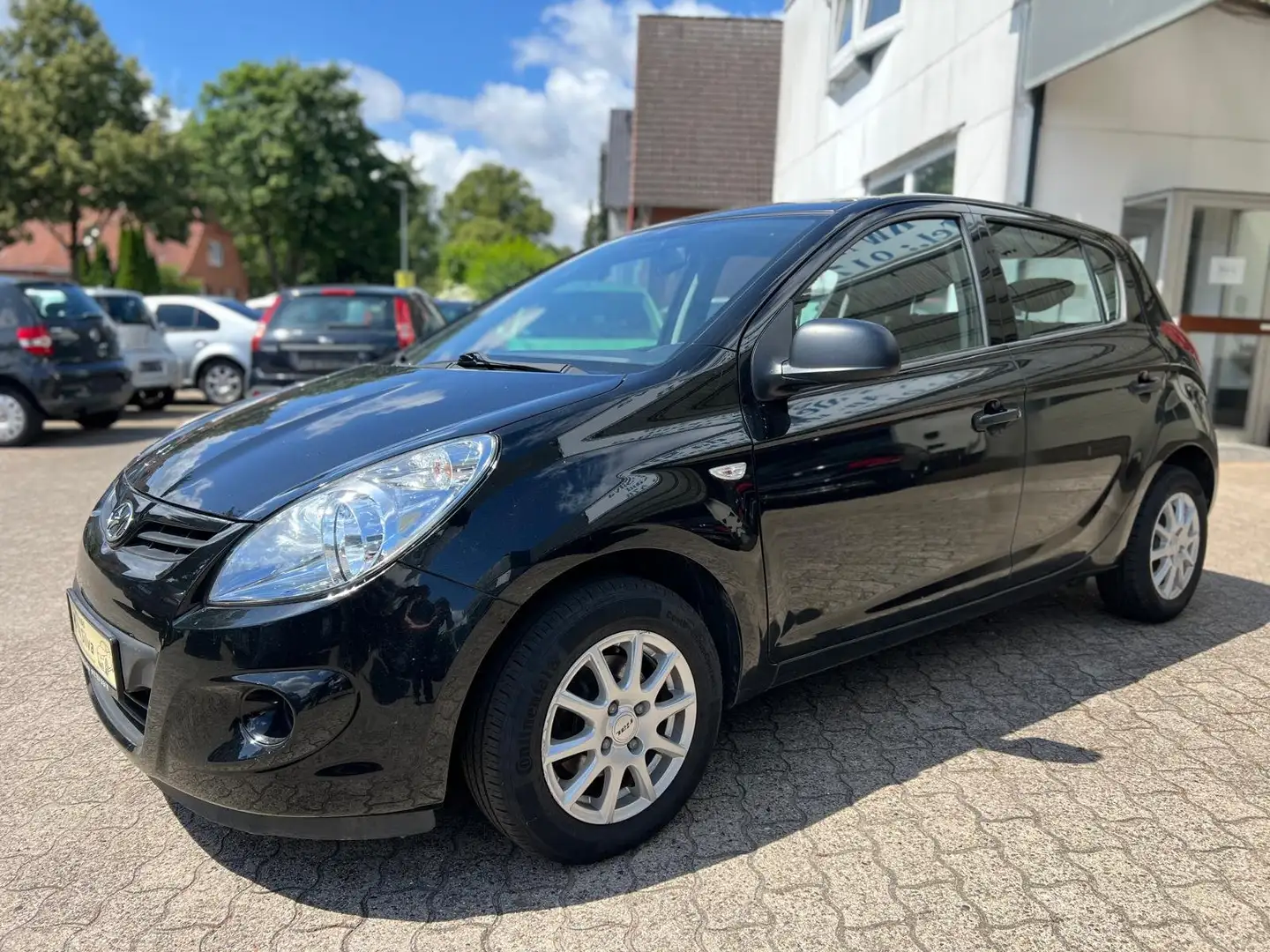 Hyundai i20 *TÜV 10/26*Klima*Alu*ZV*2. Hand* Schwarz - 2