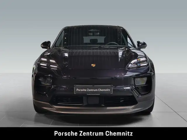 Porsche Macan view 4