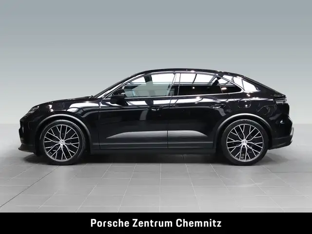 Porsche Macan view 2