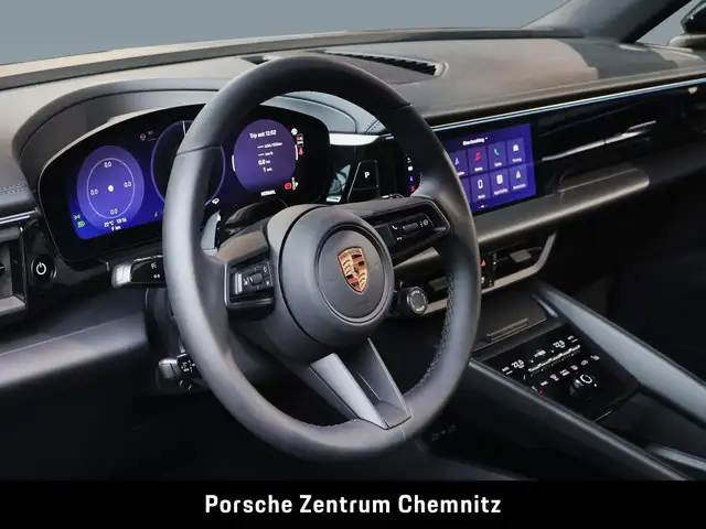 Porsche Macan view 11