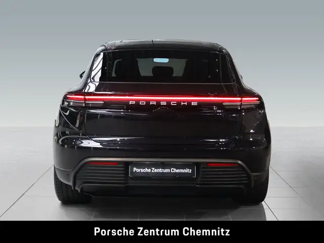 Porsche Macan view 5