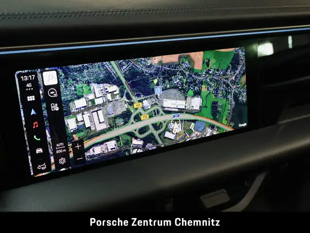 Porsche Macan view 15