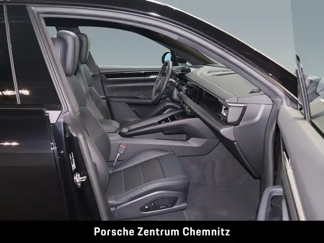 Porsche Macan view 13