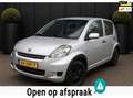 Daihatsu Sirion 2 1.0-12V GT-LINE APK 15-07-2027 NAP EL RAMEN Grau - thumbnail 1