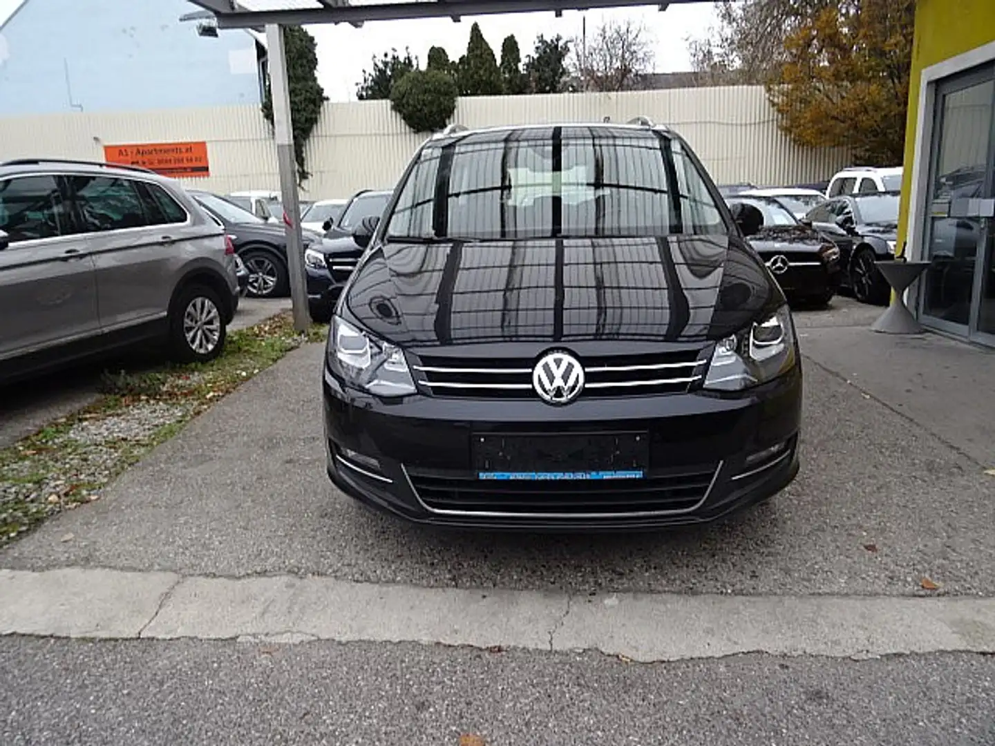 Volkswagen Sharan Business+ SCR 2,0 TDI Schwarz - 1