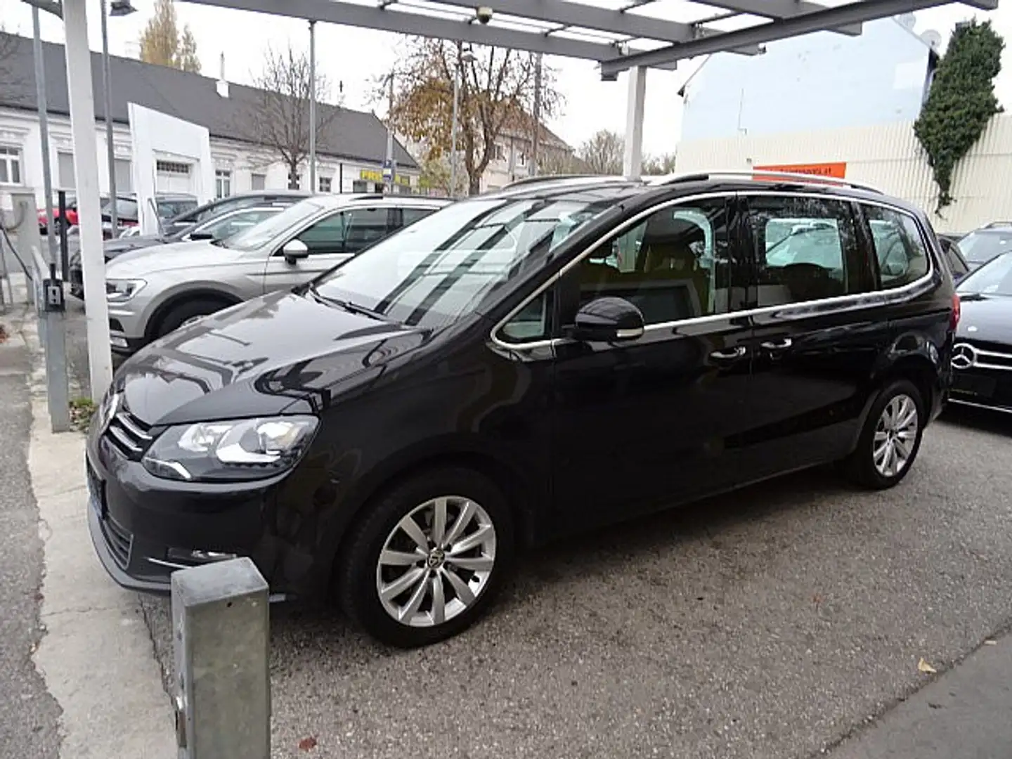 Volkswagen Sharan Business+ SCR 2,0 TDI Schwarz - 2