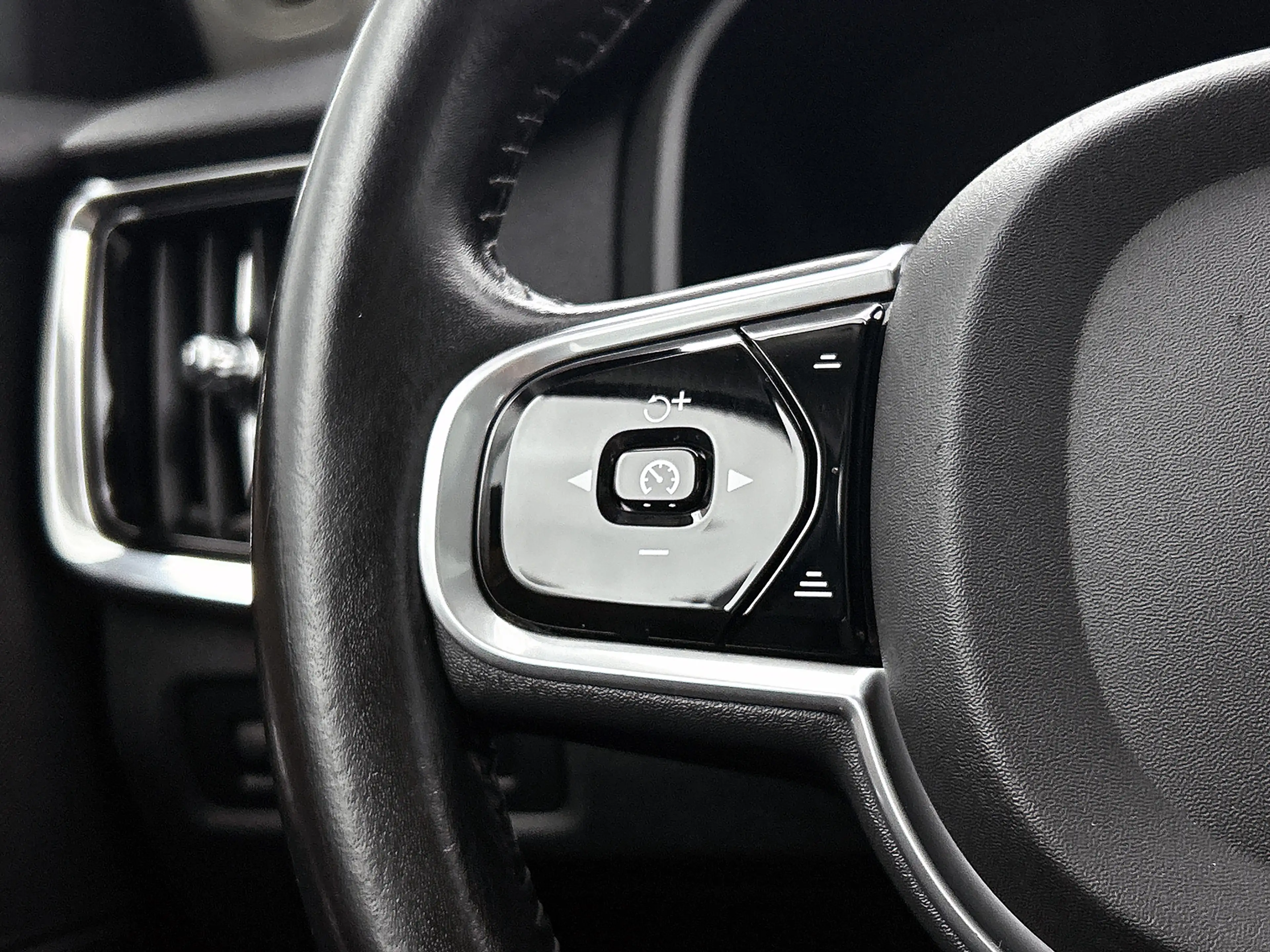 Volvo V90 2.0 T8 AWD Inscription / Panorama dak / Adap-Cruis — photo 8