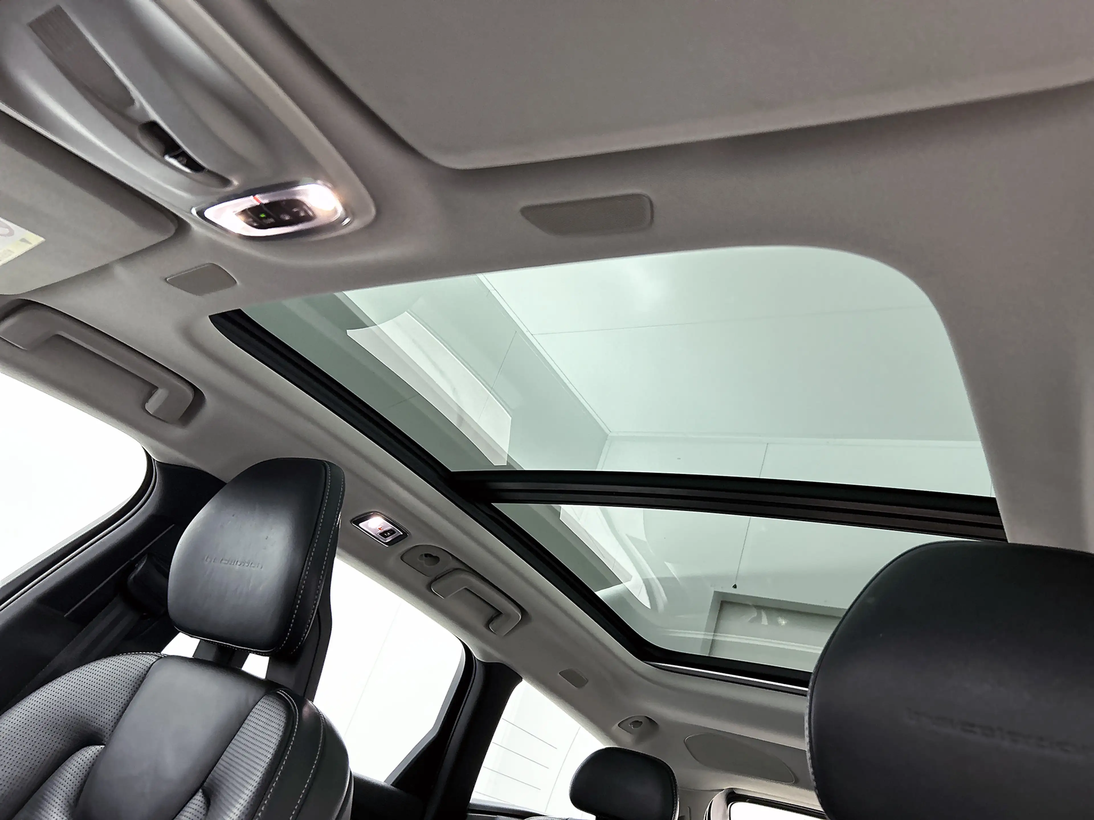 Volvo V90 2.0 T8 AWD Inscription / Panorama dak / Adap-Cruis — photo 36