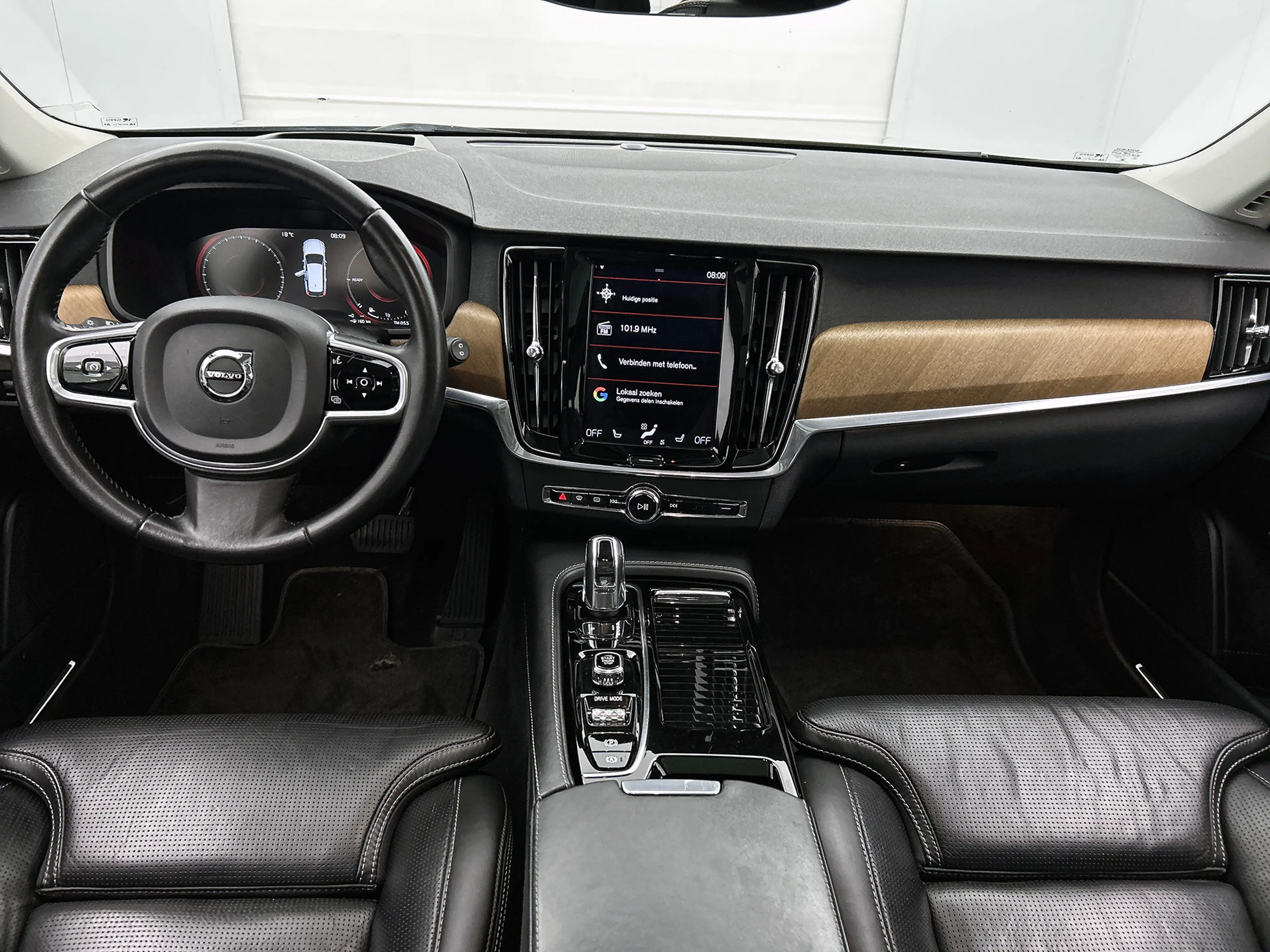 Volvo V90 2.0 T8 AWD Inscription / Panorama dak / Adap-Cruis — photo 19