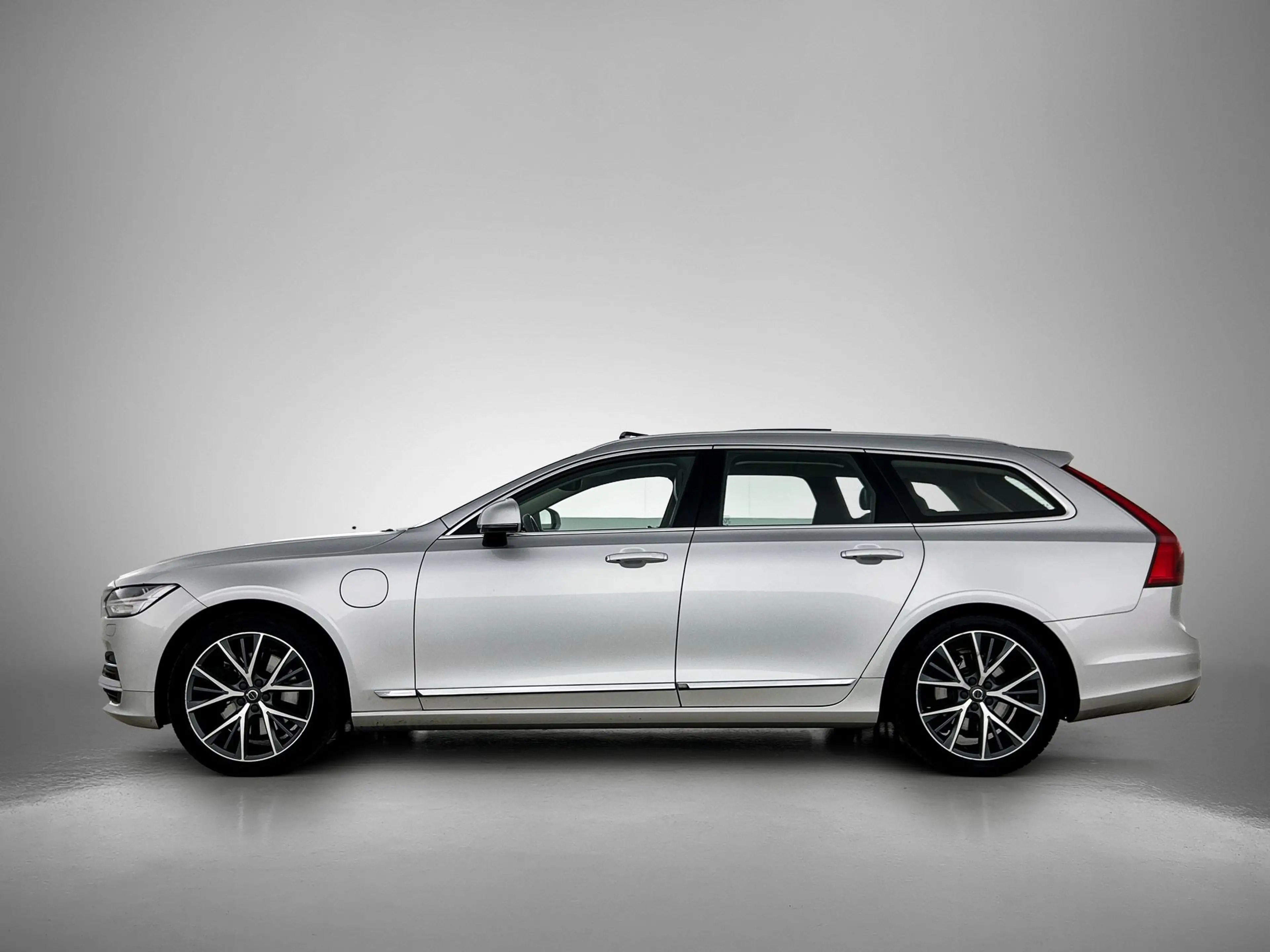Volvo V90 2.0 T8 AWD Inscription / Panorama dak / Adap-Cruis — photo 3