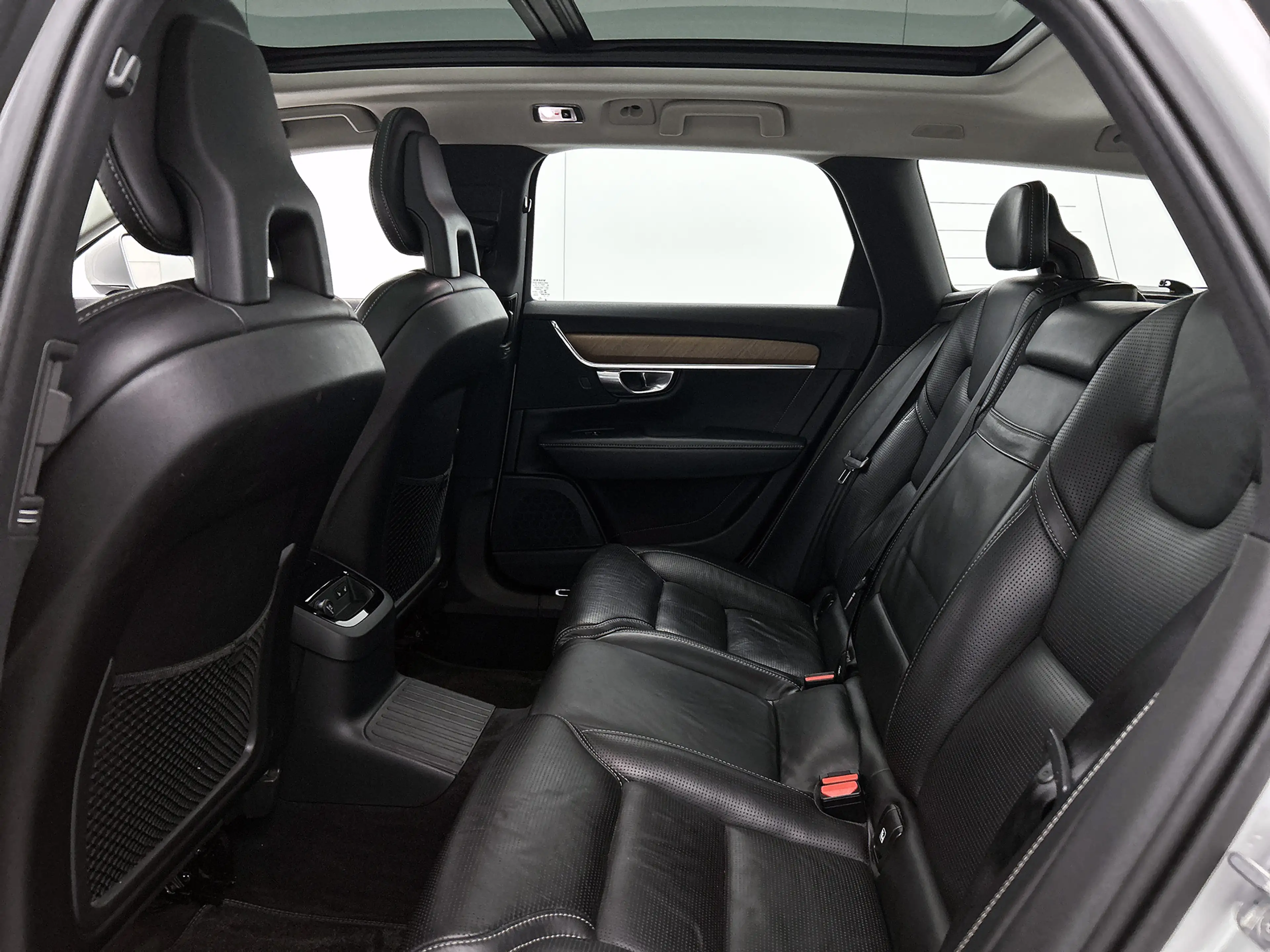Volvo V90 2.0 T8 AWD Inscription / Panorama dak / Adap-Cruis — photo 27
