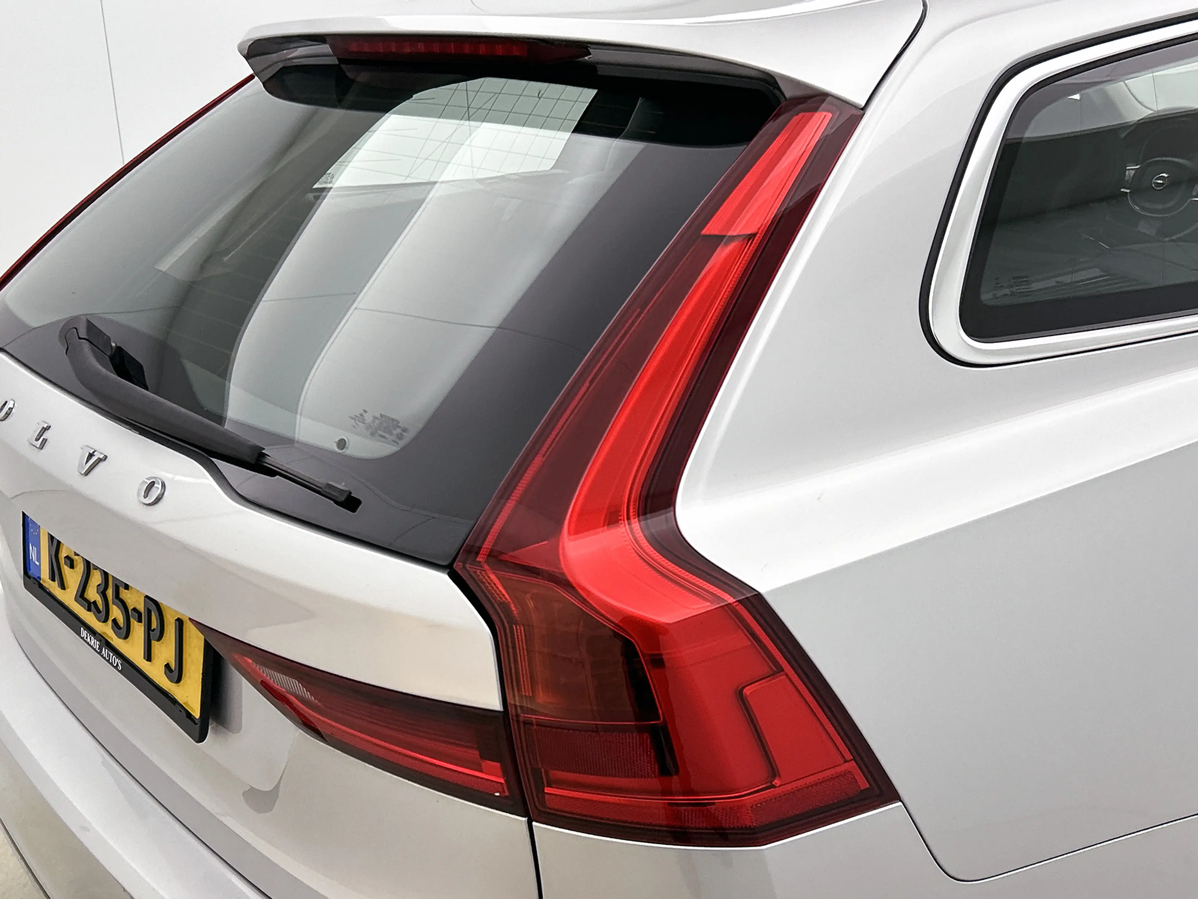 Volvo V90 2.0 T8 AWD Inscription / Panorama dak / Adap-Cruis — photo 23