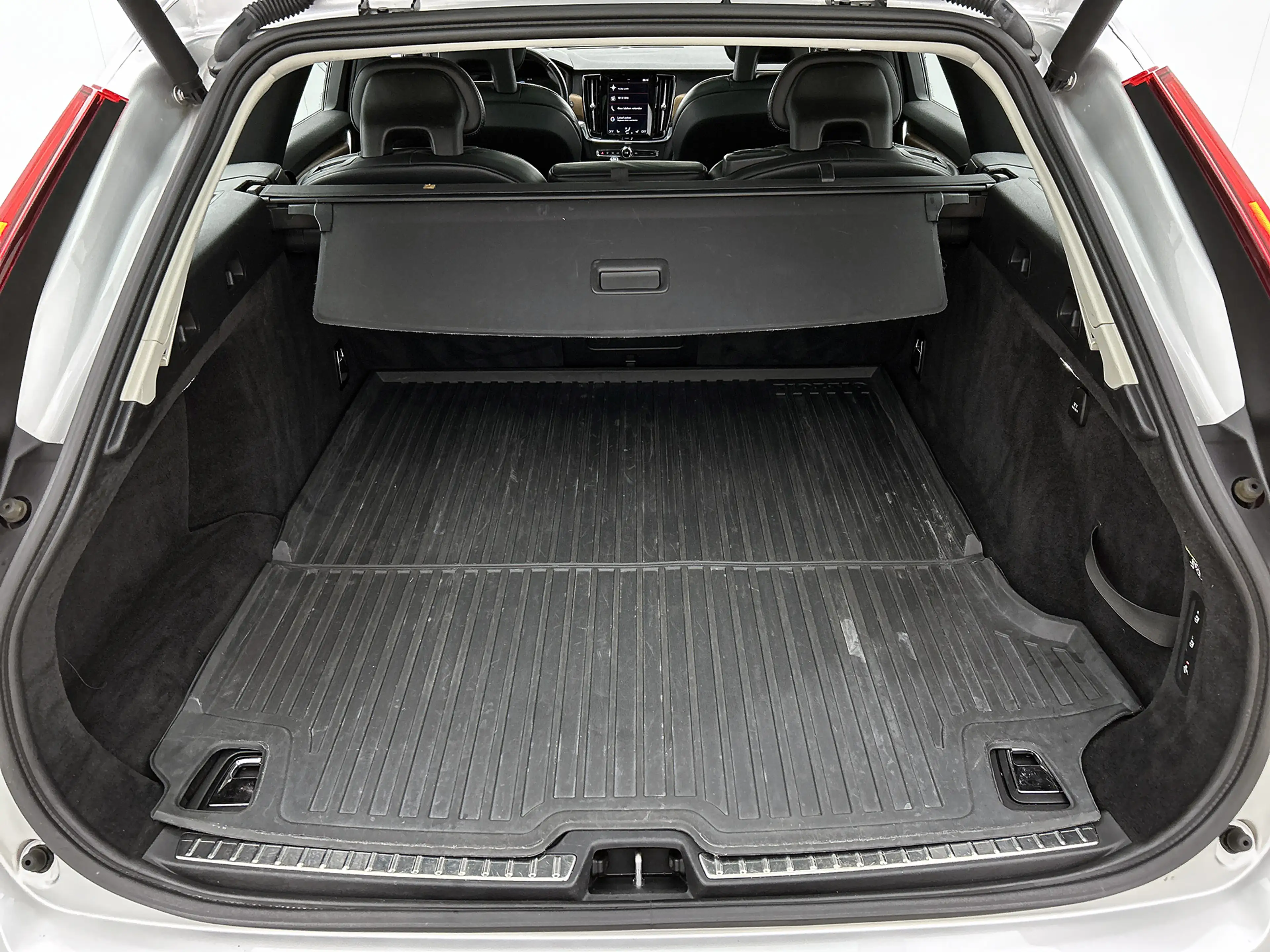Volvo V90 2.0 T8 AWD Inscription / Panorama dak / Adap-Cruis — photo 29