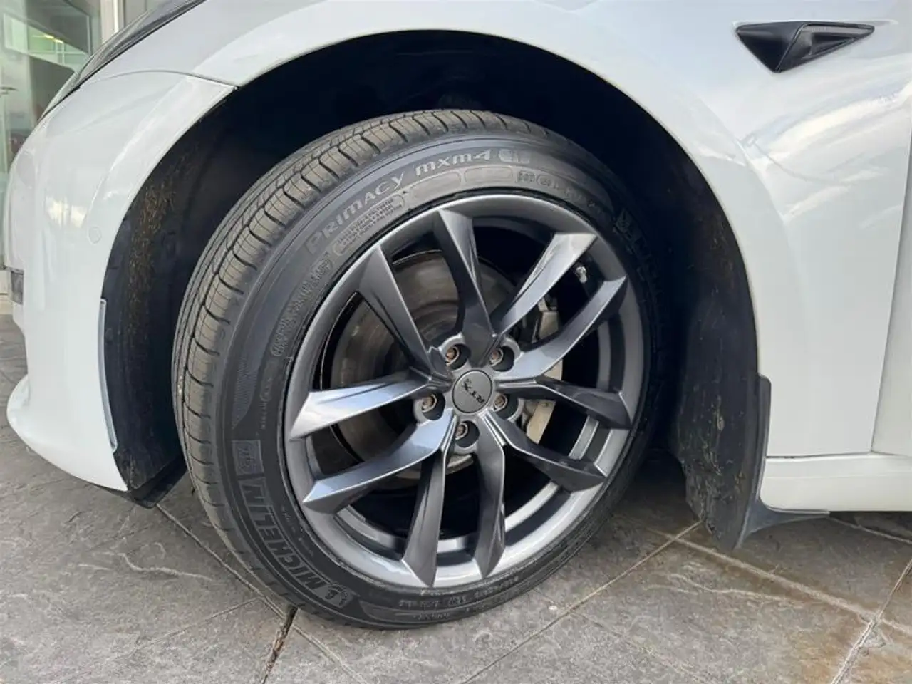 Tesla Model 3 photo Tesla Model 3