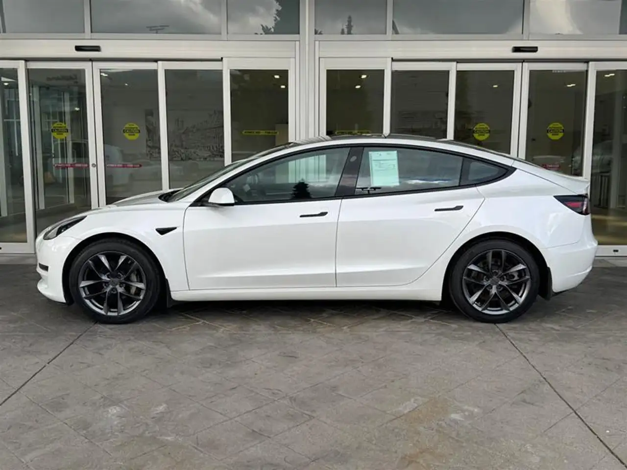 Tesla Model 3 photo Tesla Model 3