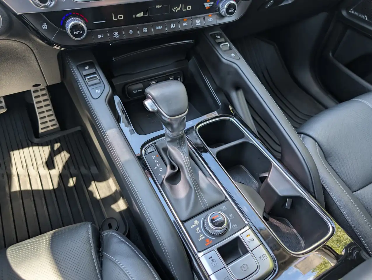 Kia Telluride photo Kia Telluride