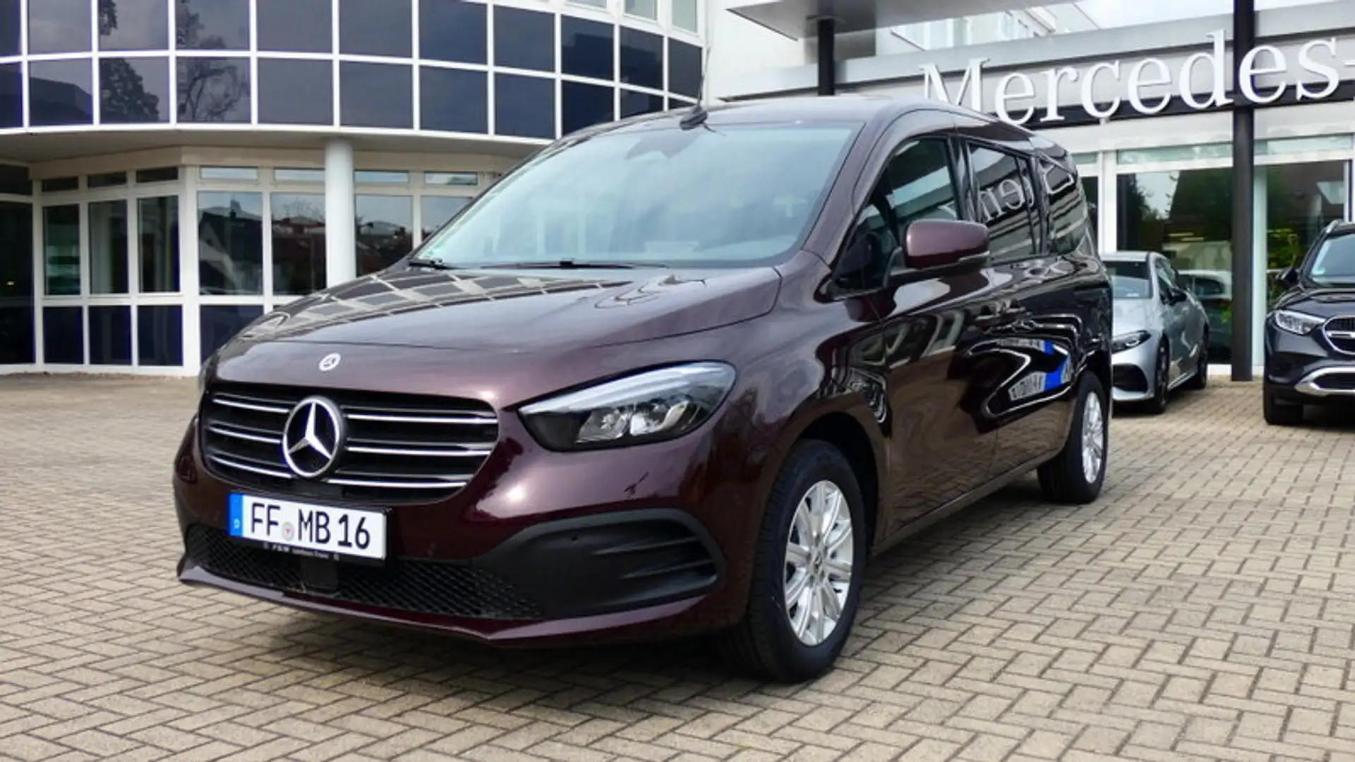 Mercedes-Benz T 180 PROGRESSIVE Lan Edition/Modellgeneration 0 Rojo - 2