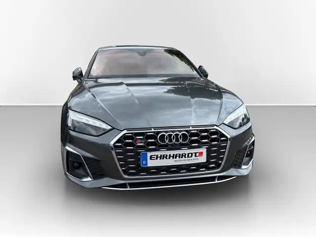 Audi S5 view 3