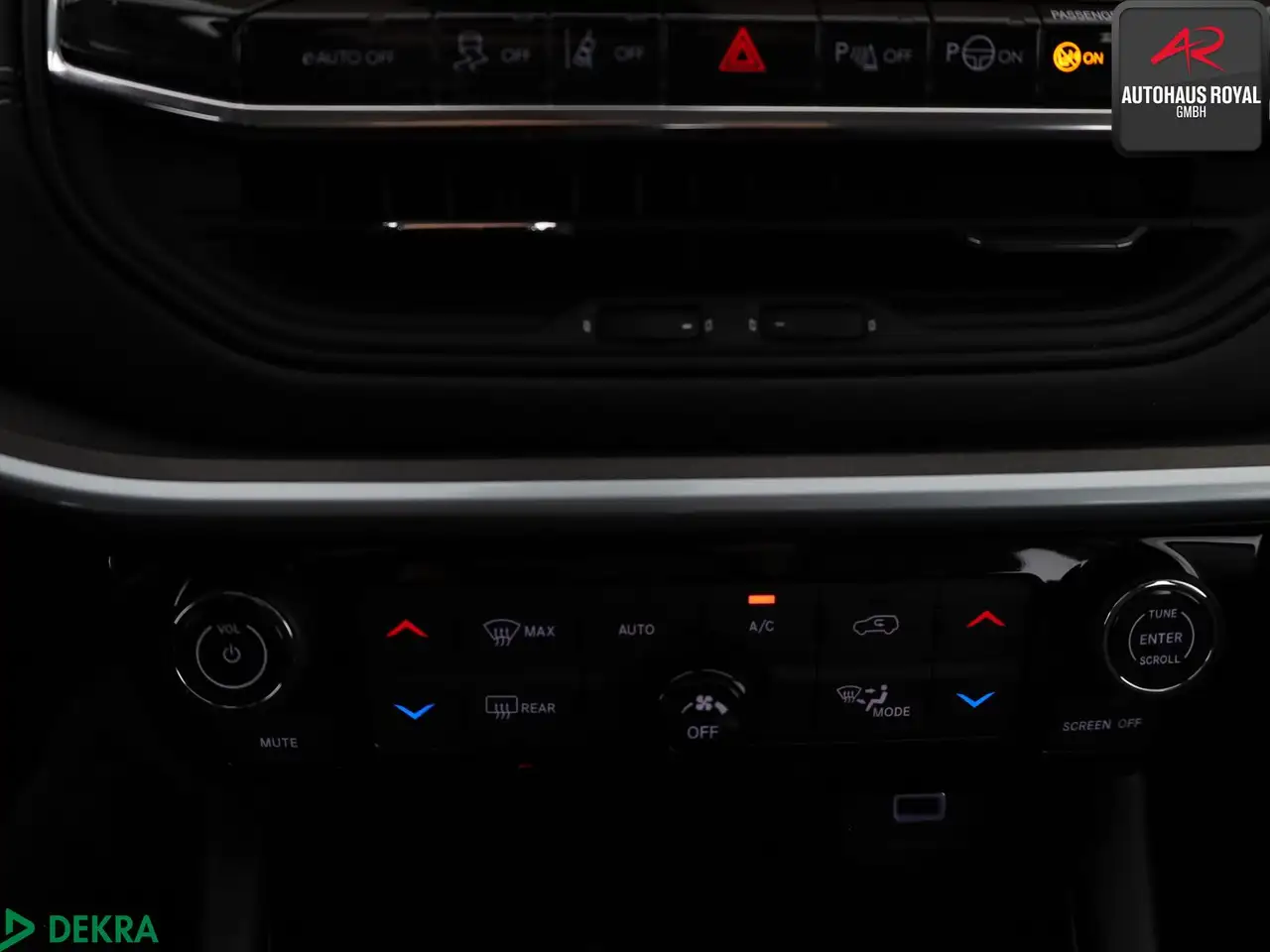 Jeep Compass Compass 1.5 GSE T4 48V e-Hybrid ALTITUDE 360GRAD 23