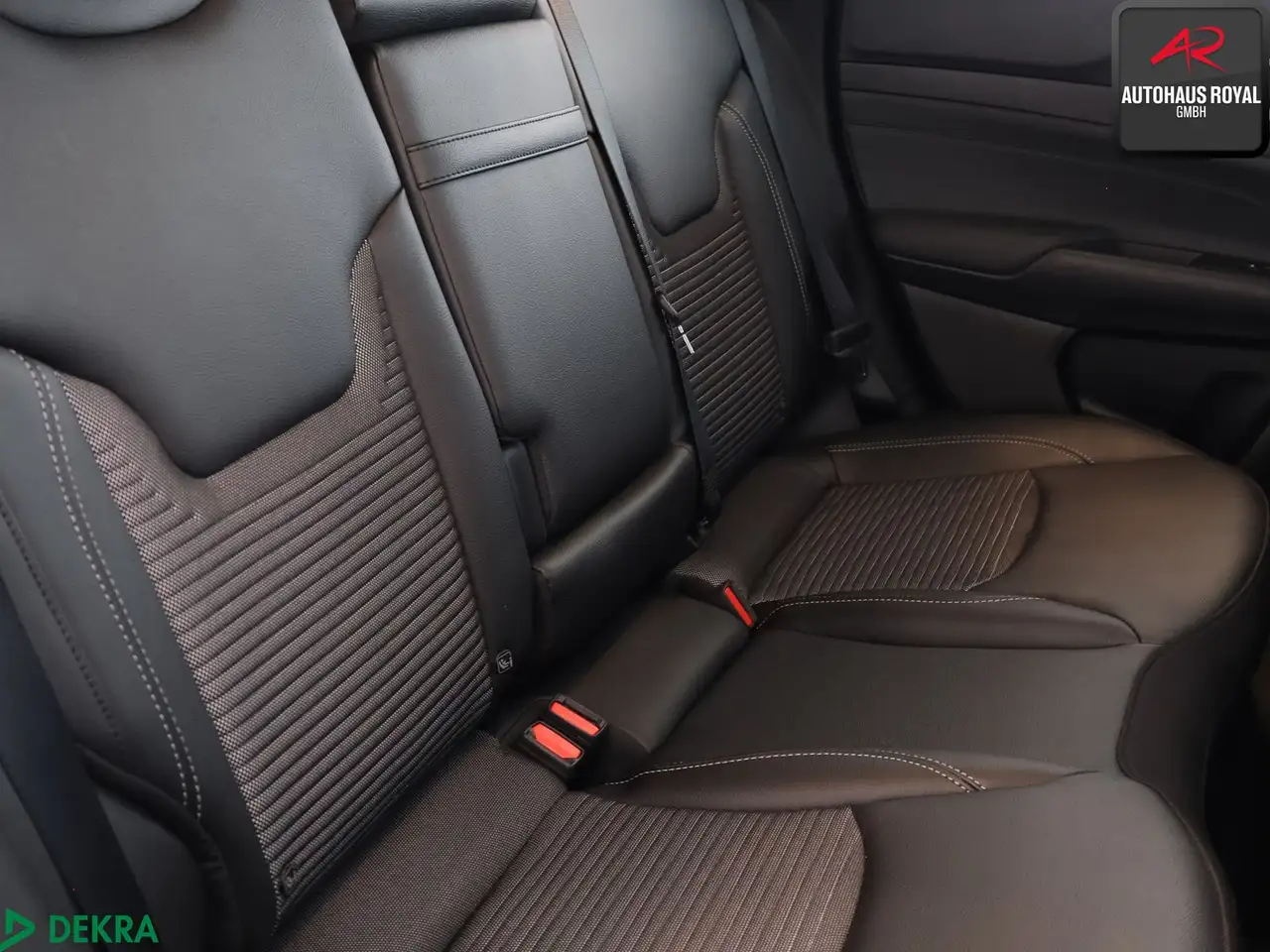 Jeep Compass Compass 1.5 GSE T4 48V e-Hybrid ALTITUDE 360GRAD 12