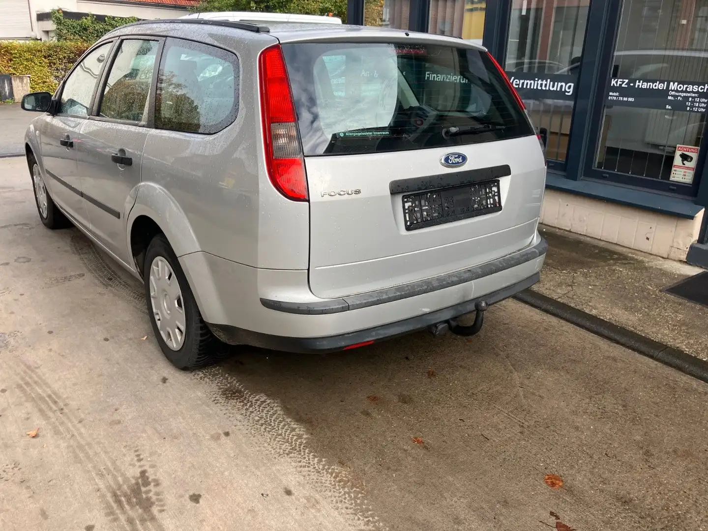 Ford Focus 1,6  Turnier AHK  Tüv 10.2027 Argent - 2