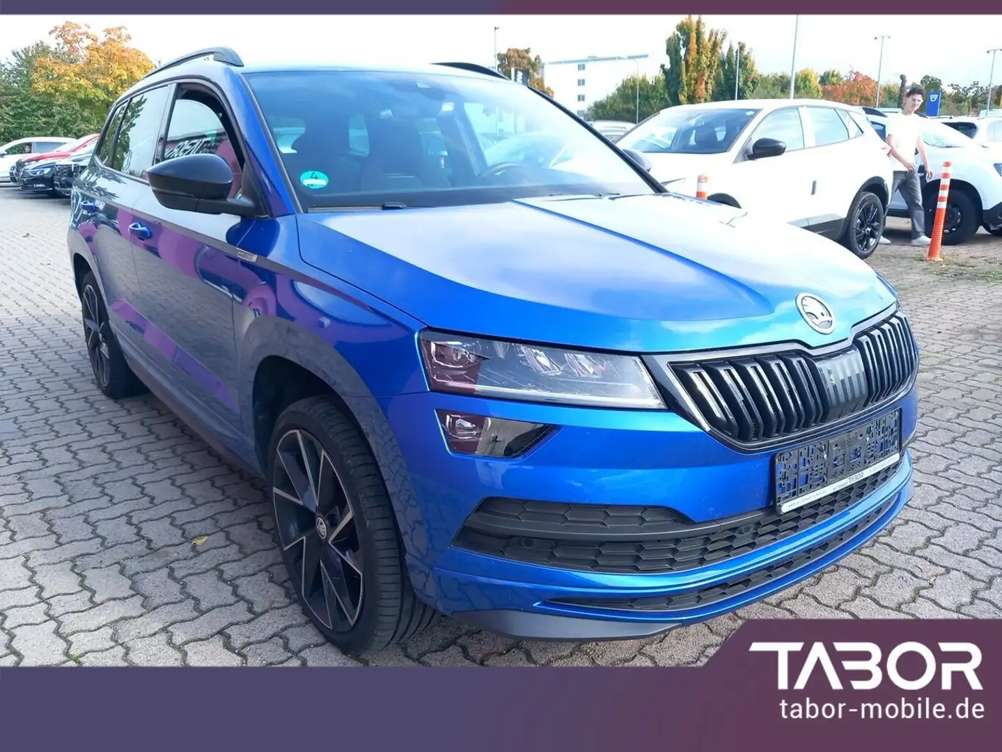 Skoda Karoq 1.5 TSI Sportline Pano LED Nav VirtC Kessy Blau - 2