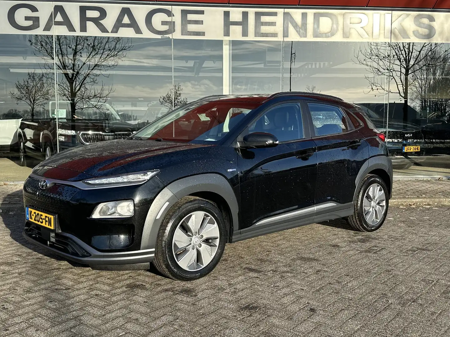 Hyundai KONA EV Comfort 64 kWh | SOH: 94,7 % | 3 Fase | Warmtep Noir - 1
