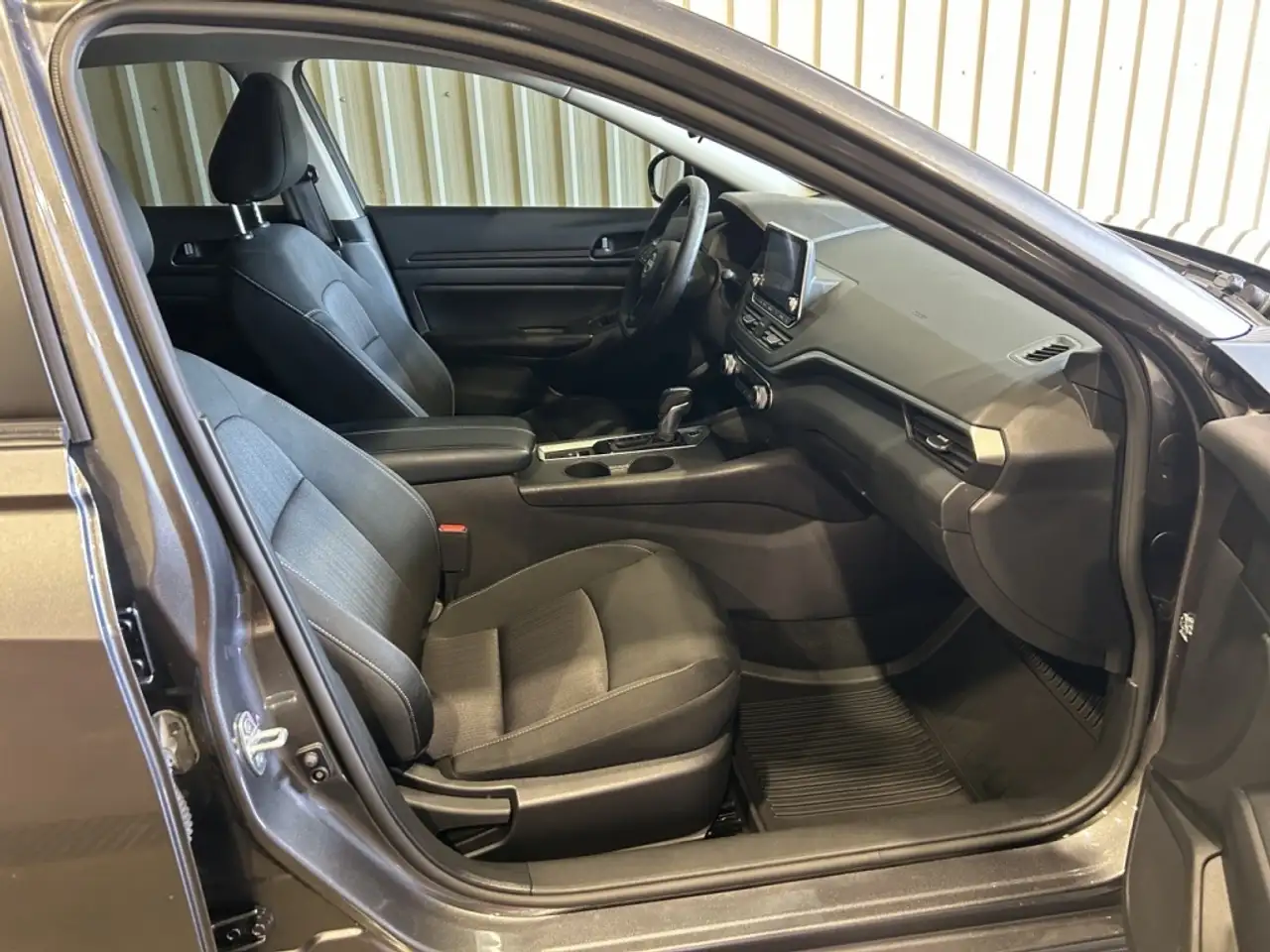 Nissan Altima снимка Nissan Altima