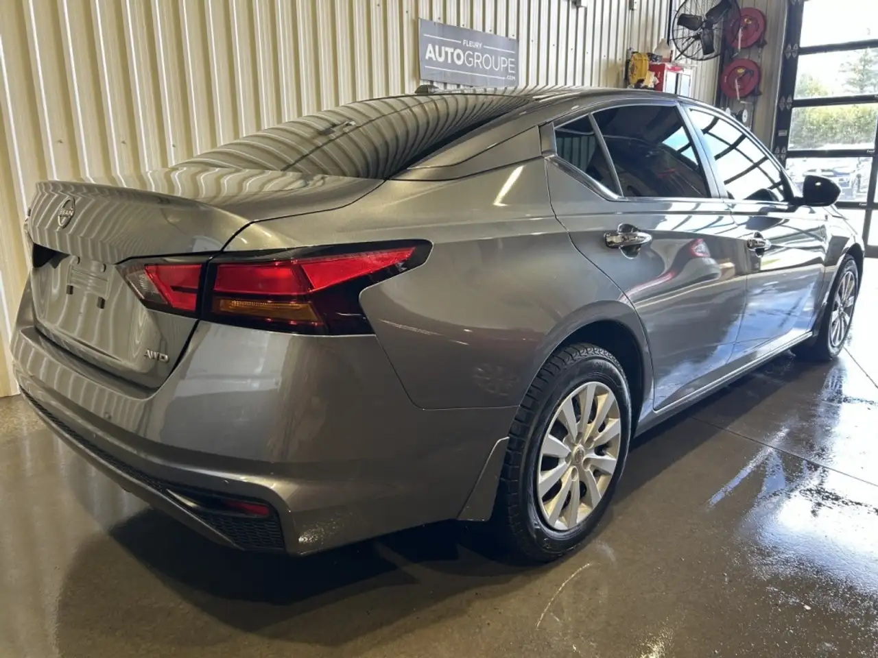 Nissan Altima снимка Nissan Altima