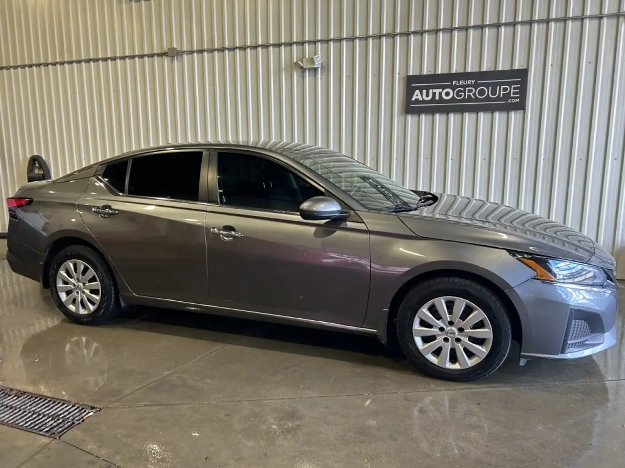 Nissan Altima снимка Nissan Altima