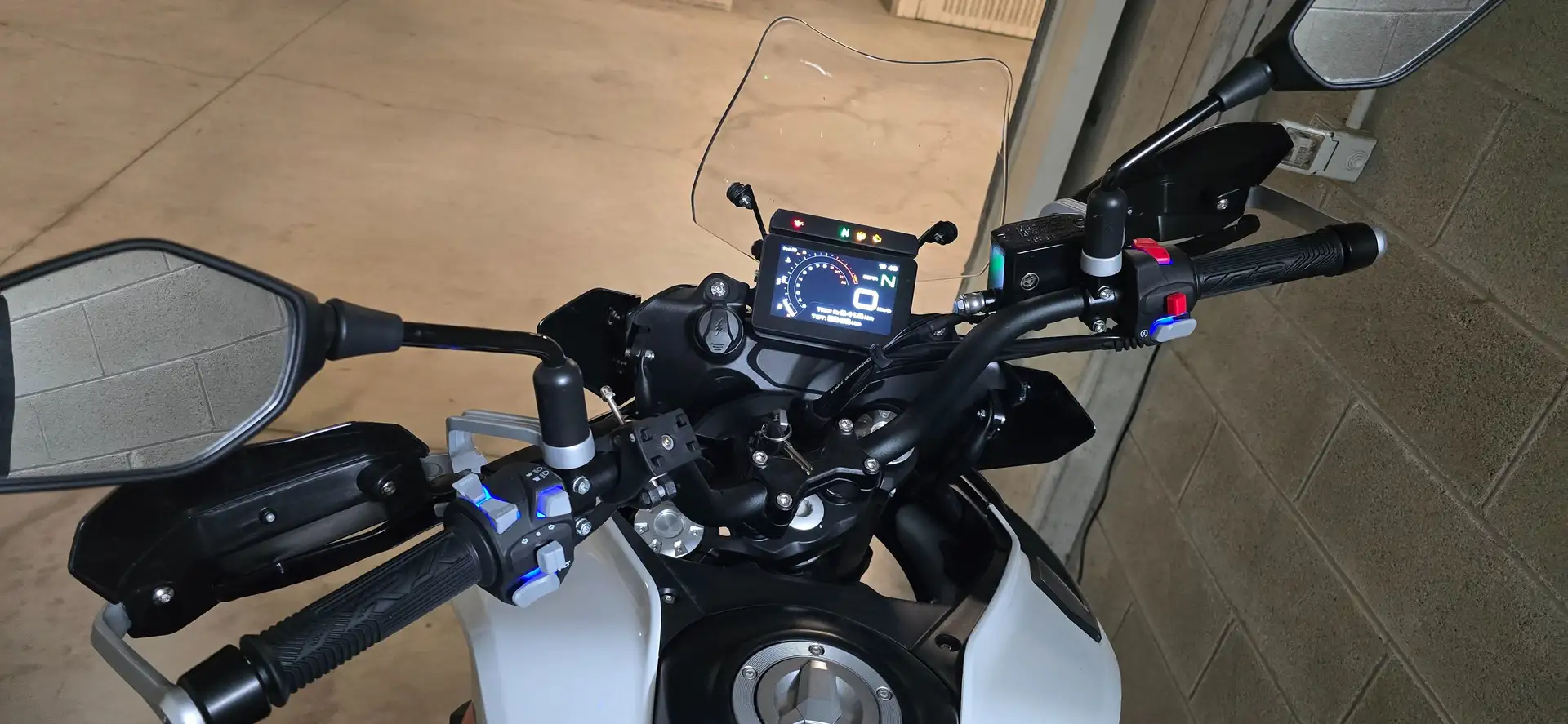 Benelli TRK 702 X - 1