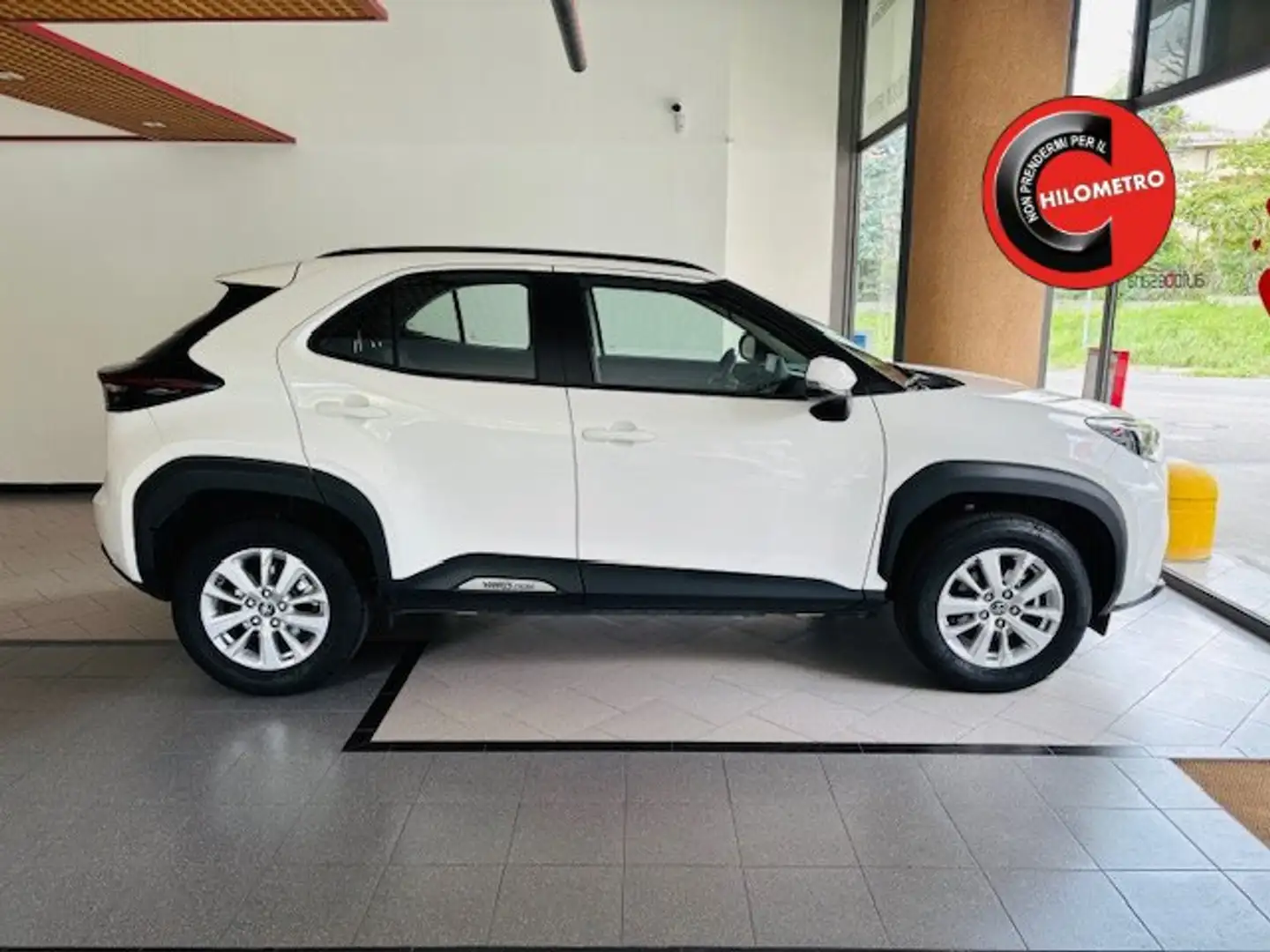 Toyota Yaris Cross Cross 1.5h Active fwd 116cv e-cvt Bianco - 1
