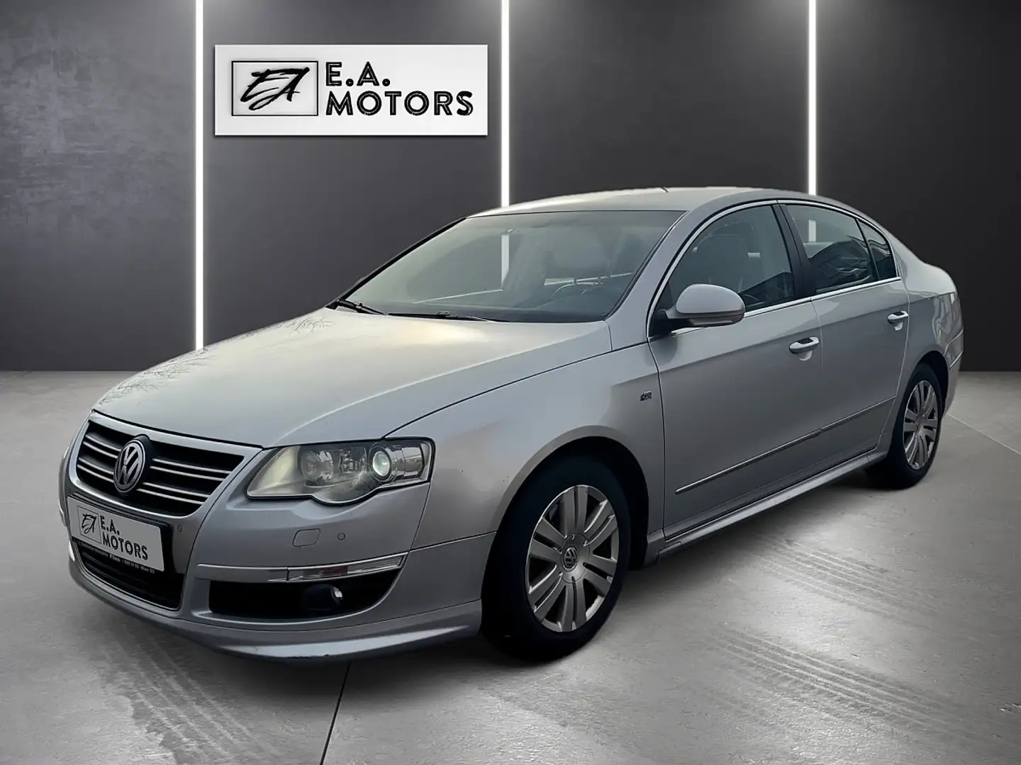 Volkswagen Passat Highline 2,0 TDI DPF DSG Silber - 1