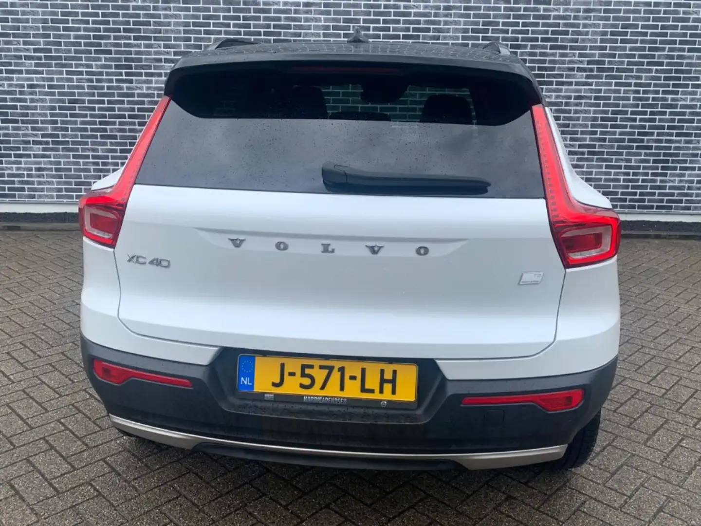 Volvo XC40 1.5 T5 Recharge R-Design | Panoramadak | Harman Ka Wit - 2