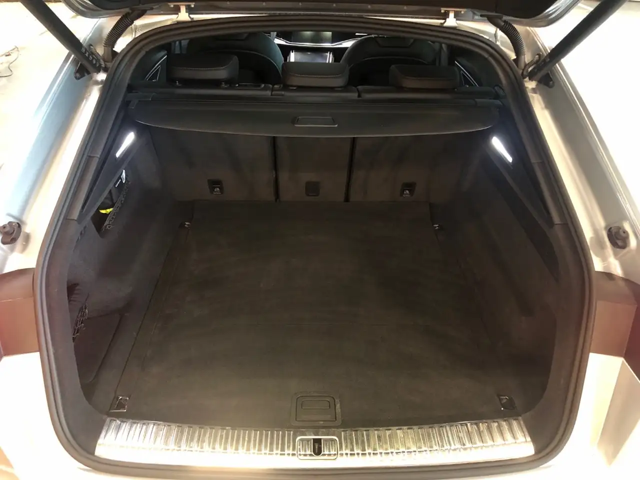 Audi Q8 55 TFSI qu. S line Matrix|AAS|PAN|HUD|elS|AHK 7