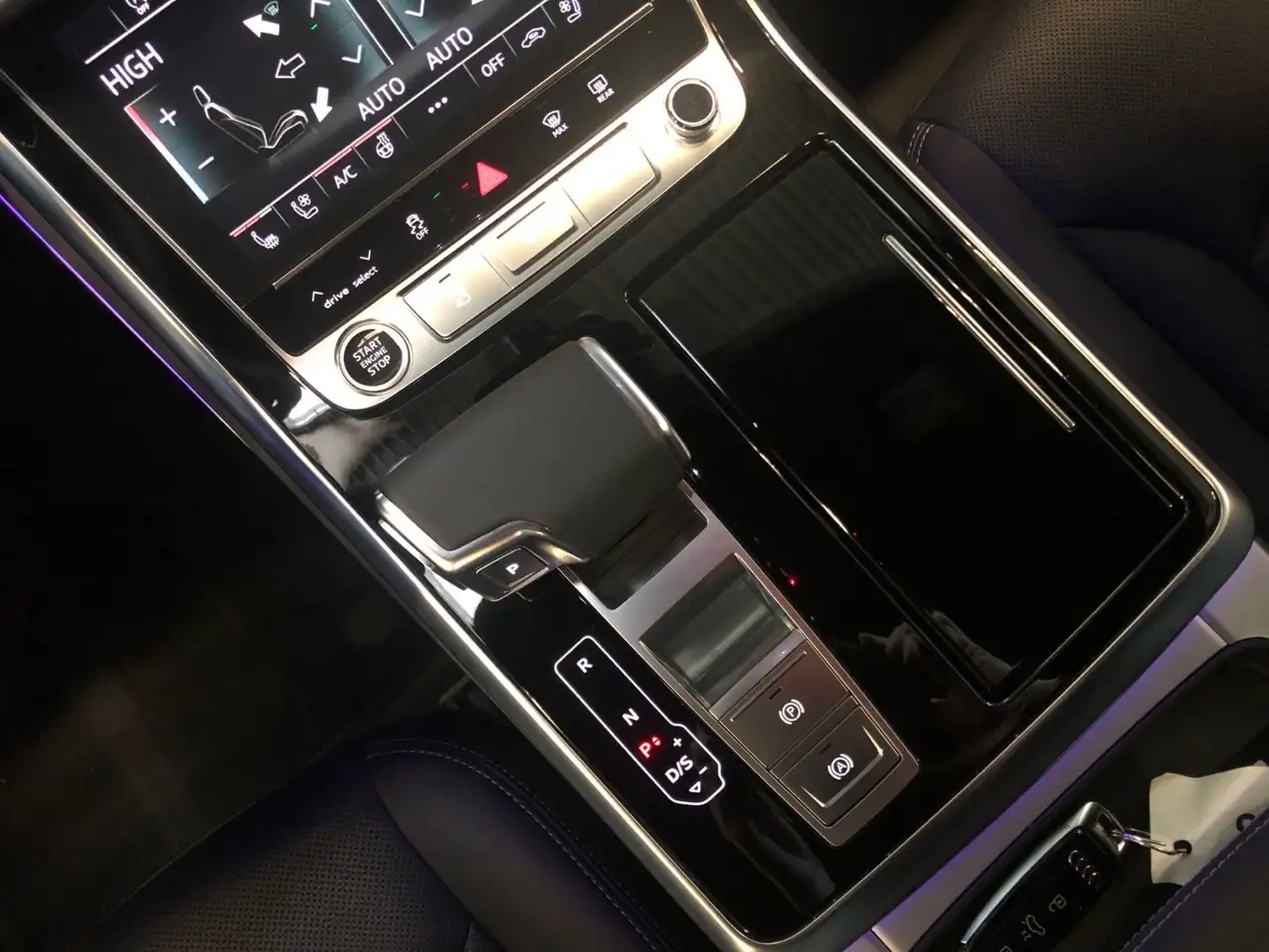 Audi Q8 55 TFSI qu. S line Matrix|AAS|PAN|HUD|elS|AHK 13