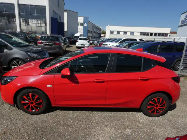 Opel Astra view 2