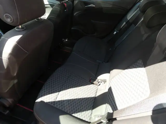 Opel Astra view 13