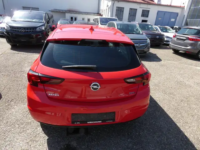Opel Astra view 4